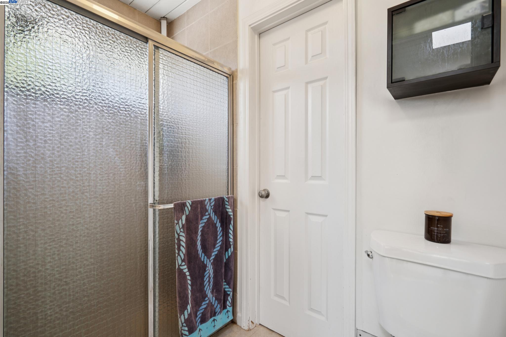 Detail Gallery Image 32 of 49 For 3767 Gainsborough Dr, Concord,  CA 94518 - 5 Beds | 2 Baths