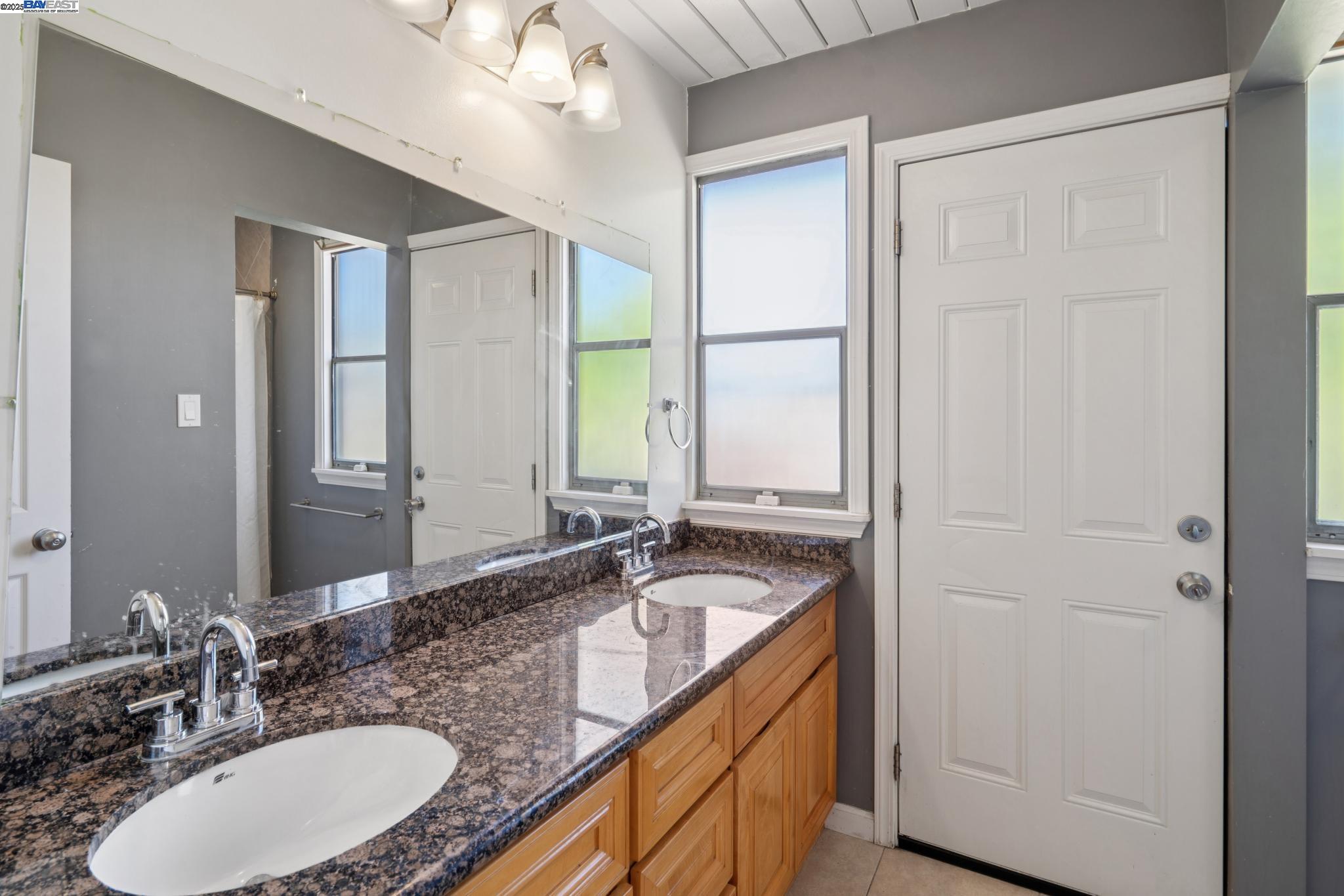 Detail Gallery Image 35 of 49 For 3767 Gainsborough Dr, Concord,  CA 94518 - 5 Beds | 2 Baths