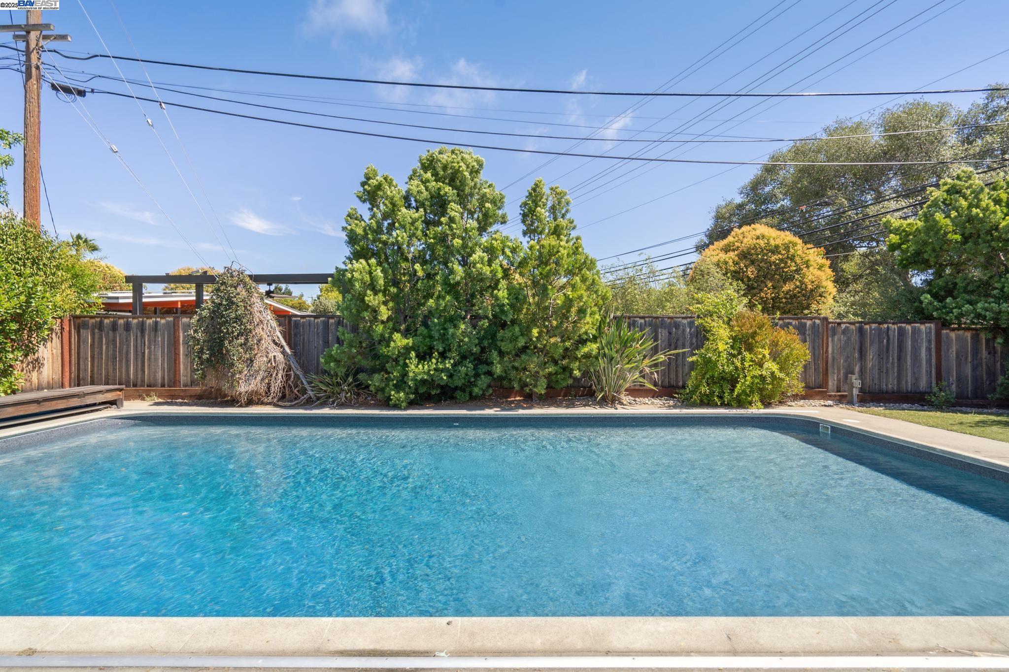 Detail Gallery Image 42 of 49 For 3767 Gainsborough Dr, Concord,  CA 94518 - 5 Beds | 2 Baths