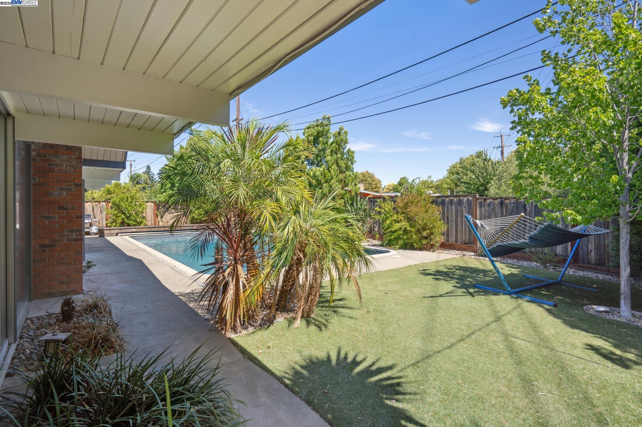 Detail Gallery Image 44 of 49 For 3767 Gainsborough Dr, Concord,  CA 94518 - 5 Beds | 2 Baths