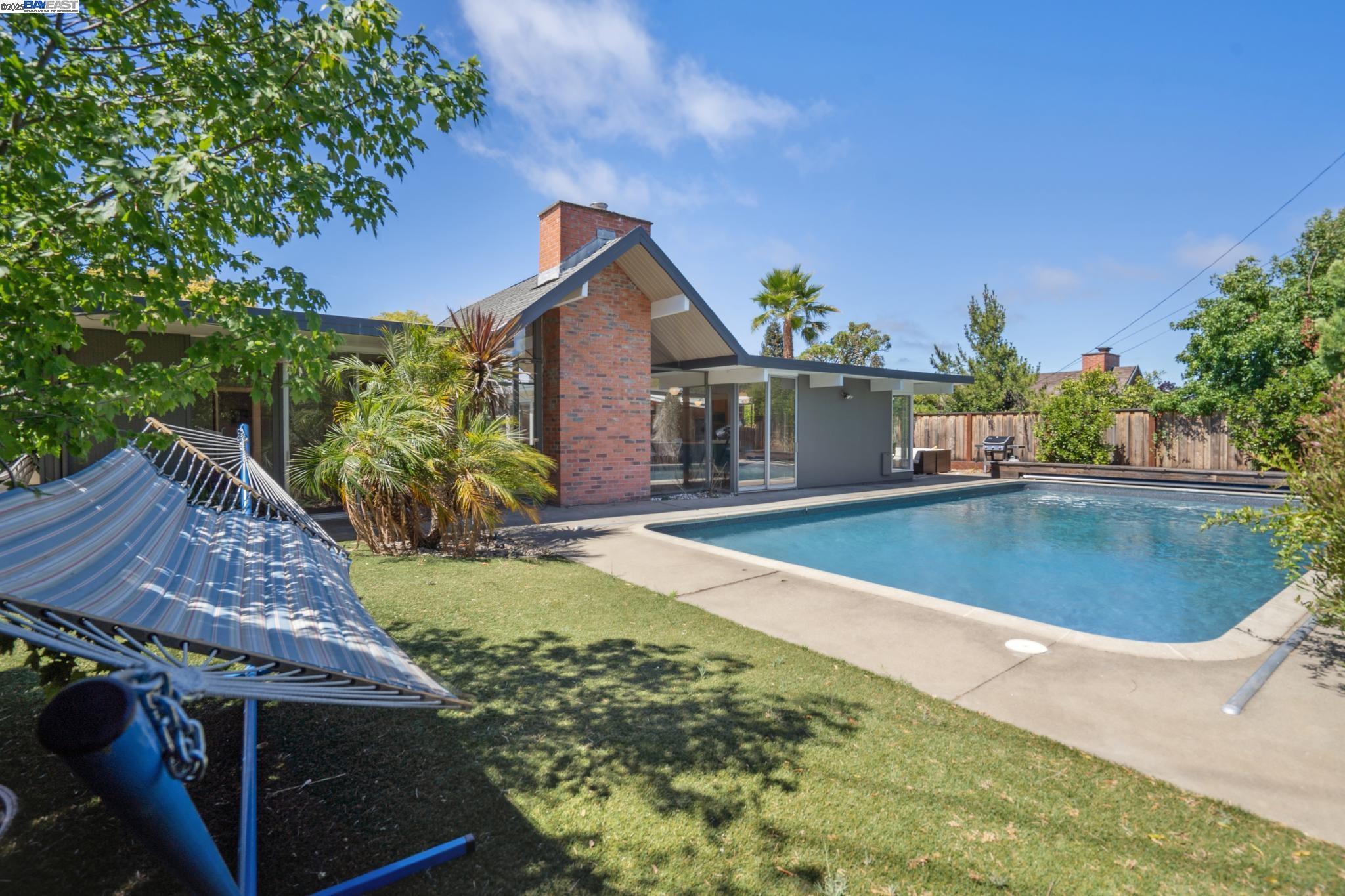Detail Gallery Image 45 of 49 For 3767 Gainsborough Dr, Concord,  CA 94518 - 5 Beds | 2 Baths