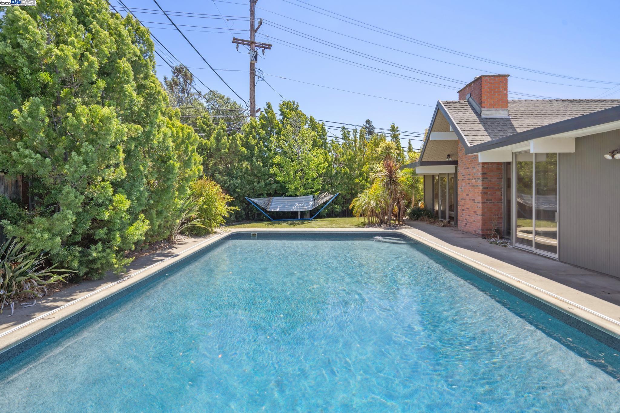 Detail Gallery Image 47 of 49 For 3767 Gainsborough Dr, Concord,  CA 94518 - 5 Beds | 2 Baths