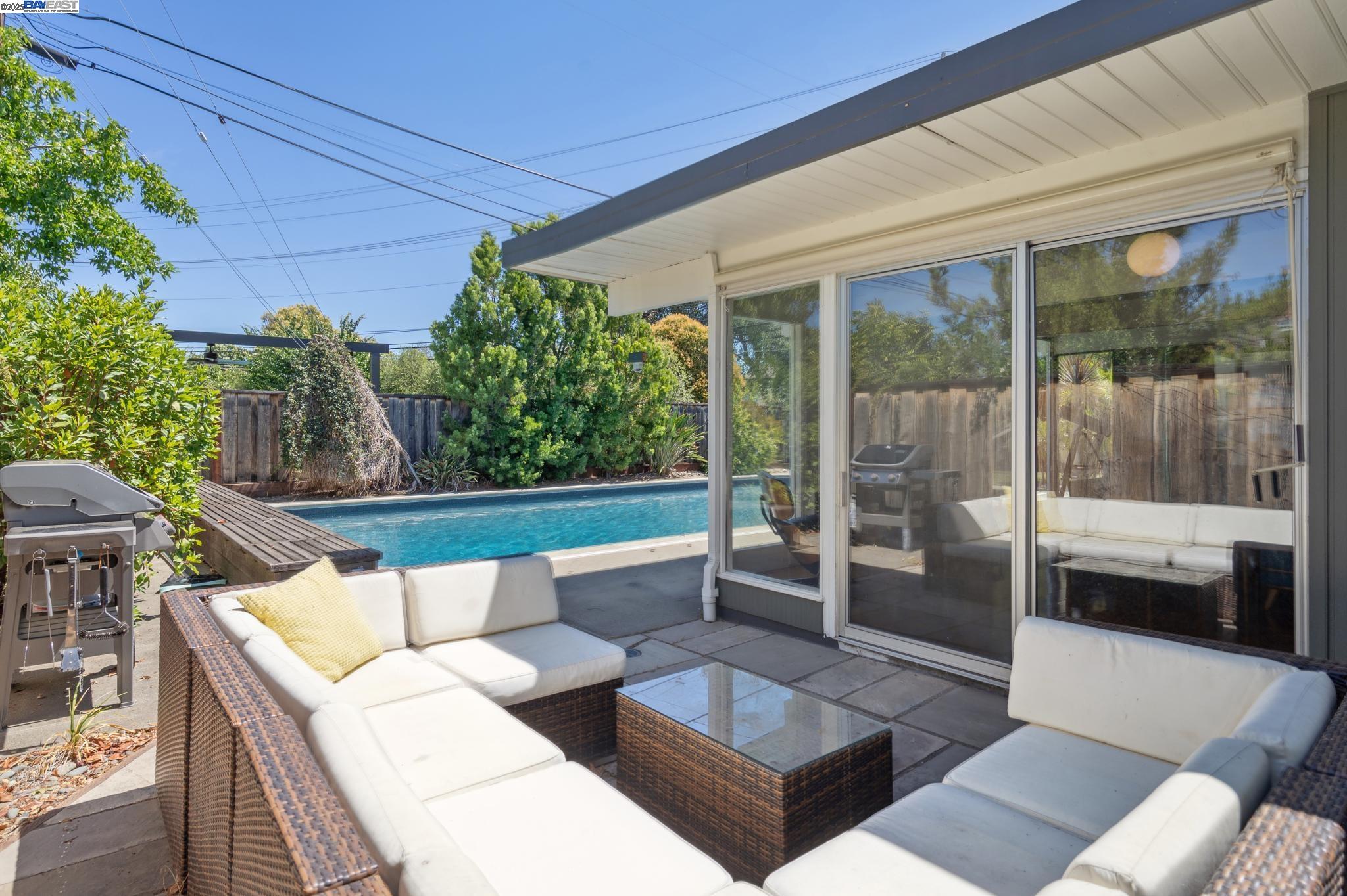 Detail Gallery Image 49 of 49 For 3767 Gainsborough Dr, Concord,  CA 94518 - 5 Beds | 2 Baths