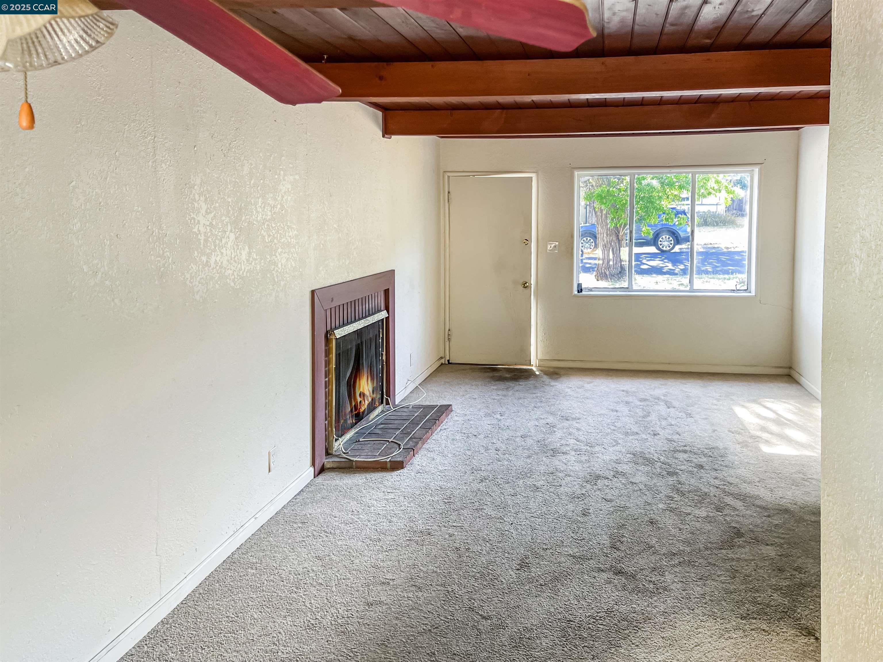 Detail Gallery Image 5 of 17 For 3107 Hacienda Dr, Concord,  CA 94519 - 3 Beds | 1 Baths