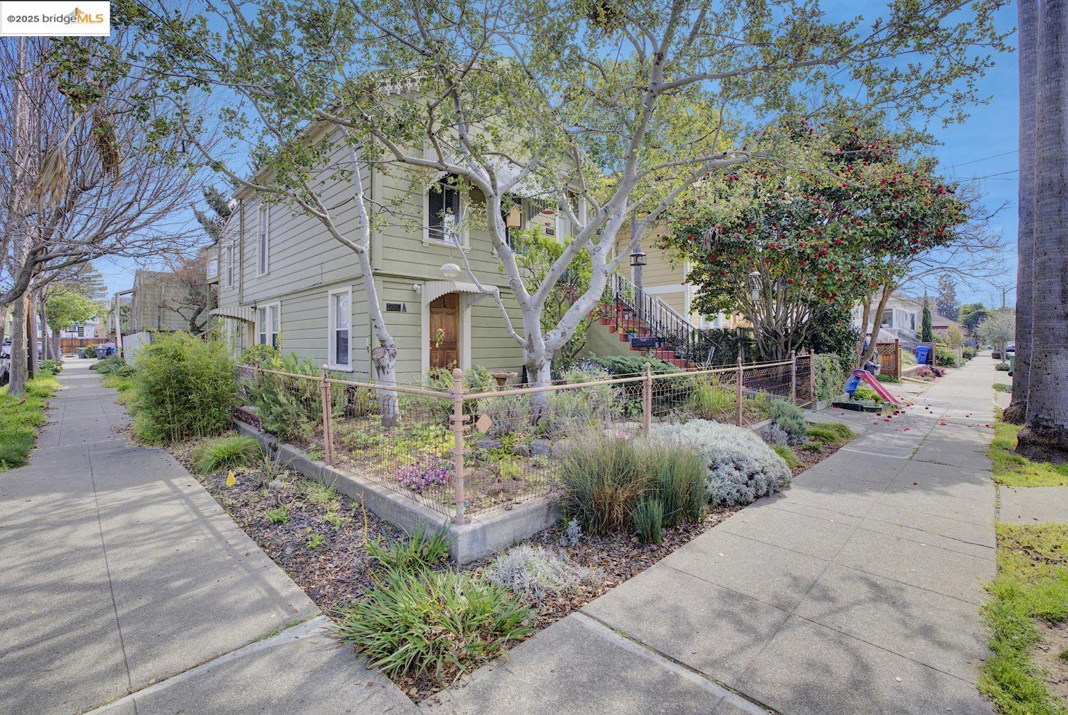 Detail Gallery Image 3 of 19 For 1220 9th St, Alameda,  CA 94501 - – Beds | – Baths