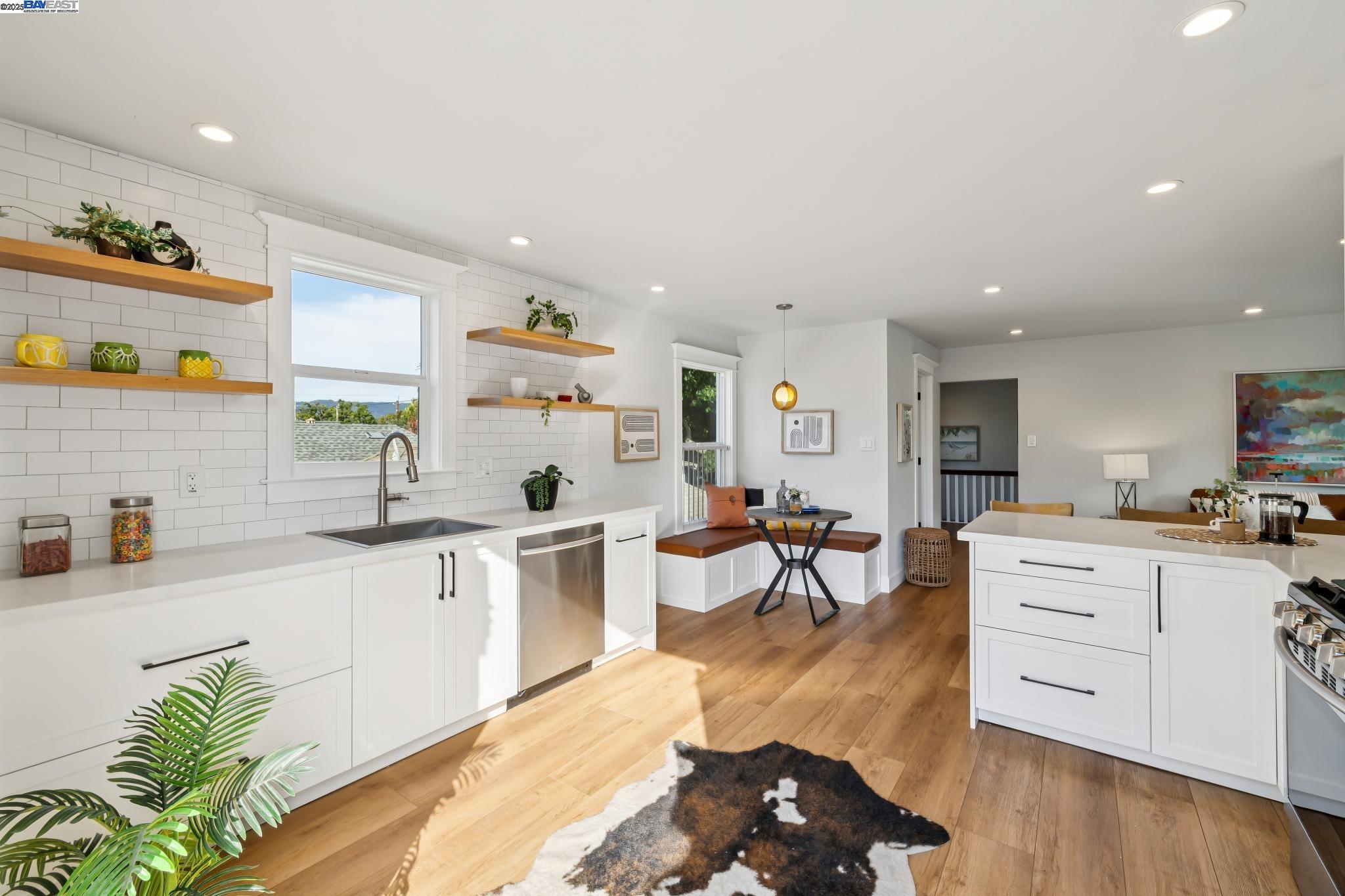 Detail Gallery Image 16 of 50 For 1525 Stanton St, Alameda,  CA 94501 - 4 Beds | 2 Baths