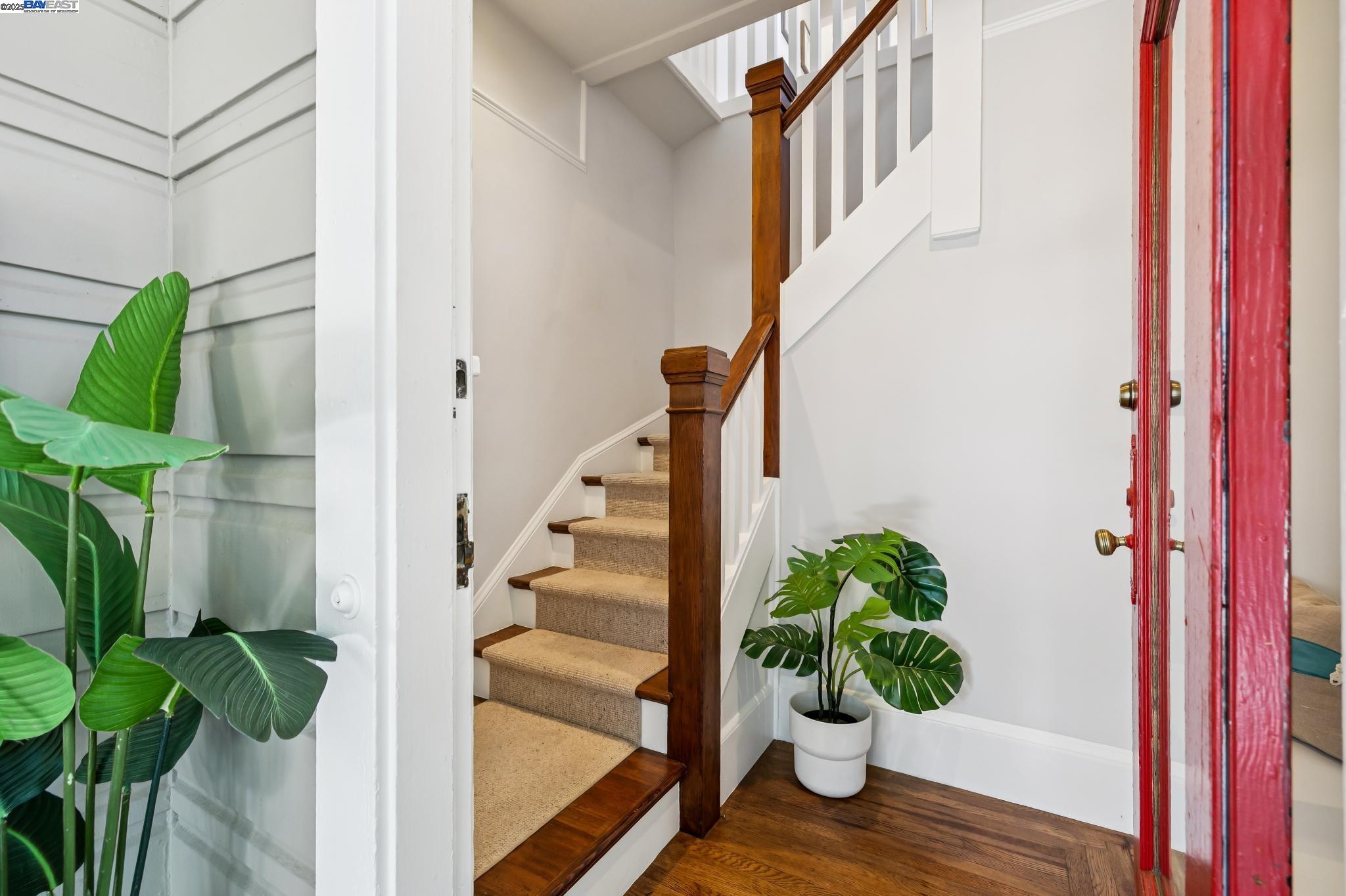 Detail Gallery Image 3 of 50 For 1525 Stanton St, Alameda,  CA 94501 - – Beds | – Baths