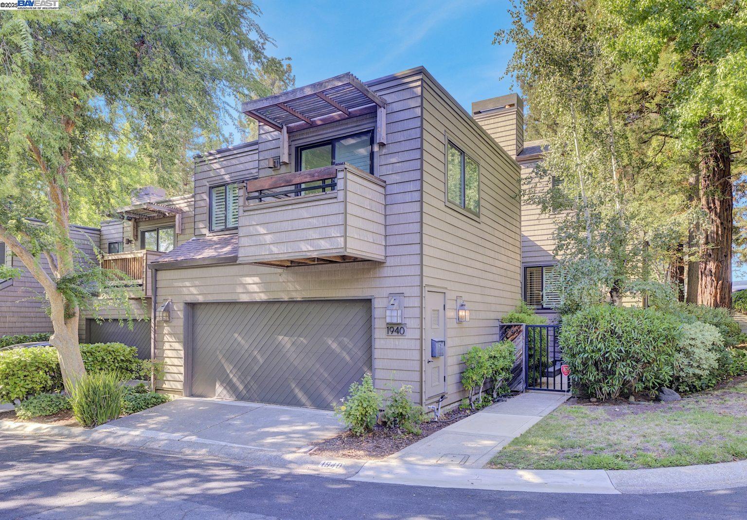 Detail Gallery Image 2 of 47 For 1940 Everidge Ct, Walnut Creek,  CA 94597 - 4 Beds | 2/1 Baths