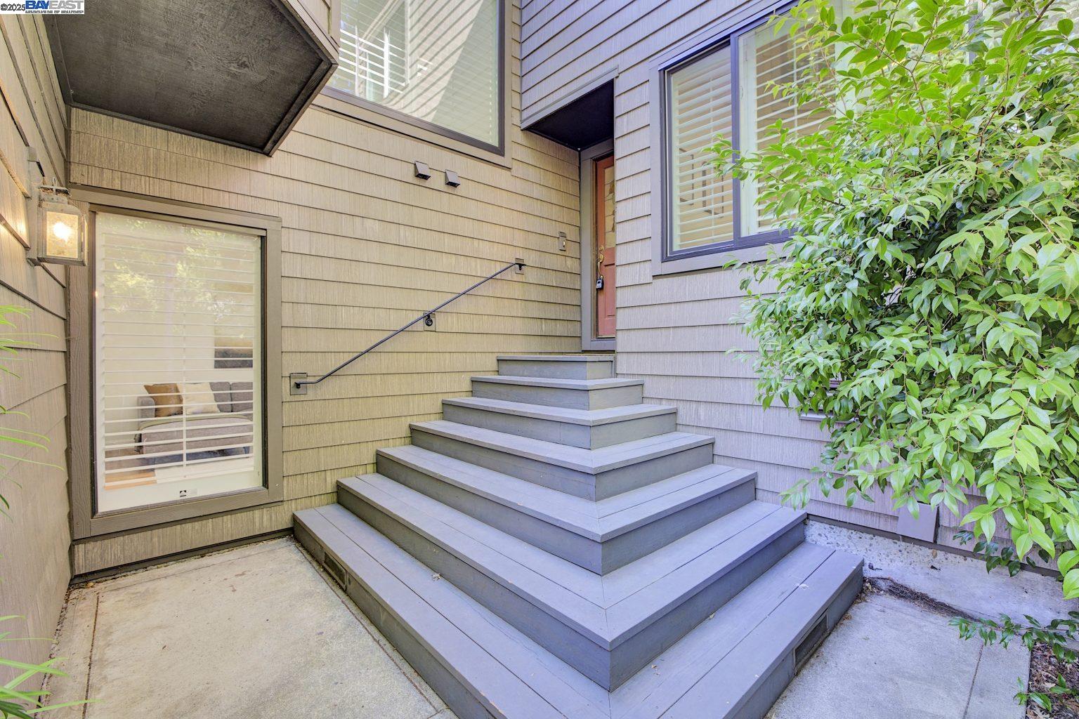 Detail Gallery Image 4 of 47 For 1940 Everidge Ct, Walnut Creek,  CA 94597 - 4 Beds | 2/1 Baths