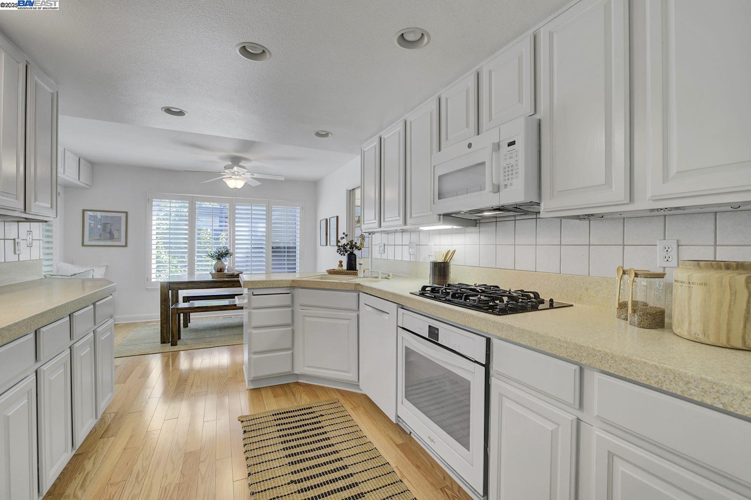 Detail Gallery Image 9 of 47 For 1940 Everidge Ct, Walnut Creek,  CA 94597 - 4 Beds | 2/1 Baths
