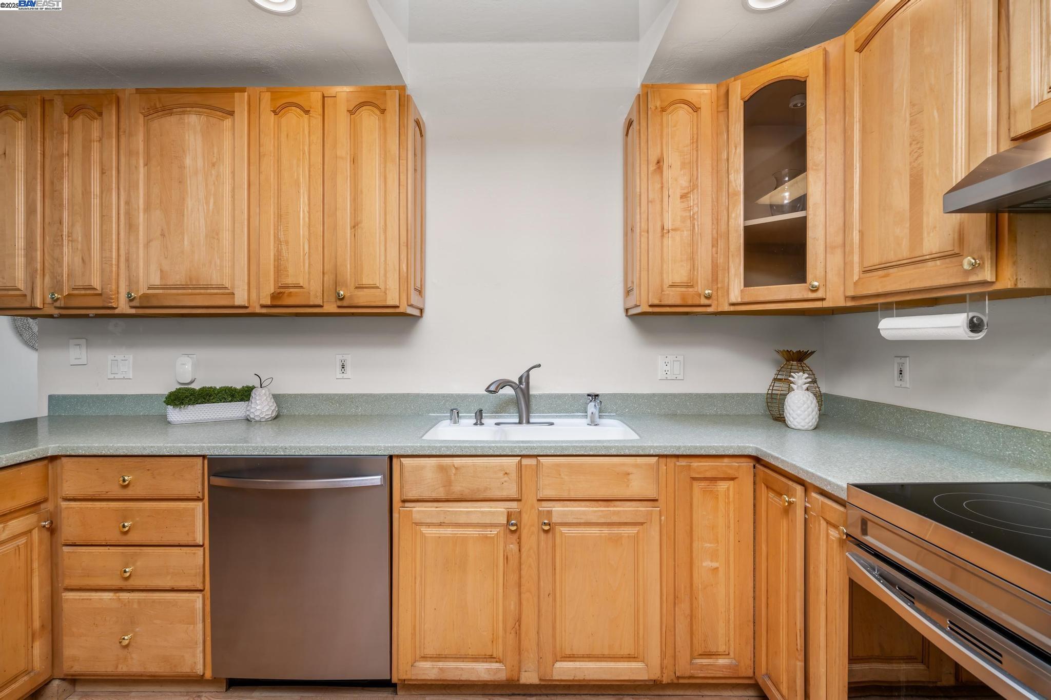 Detail Gallery Image 17 of 43 For 4749 Montreal Dr, San Jose,  CA 95130 - 4 Beds | 2 Baths
