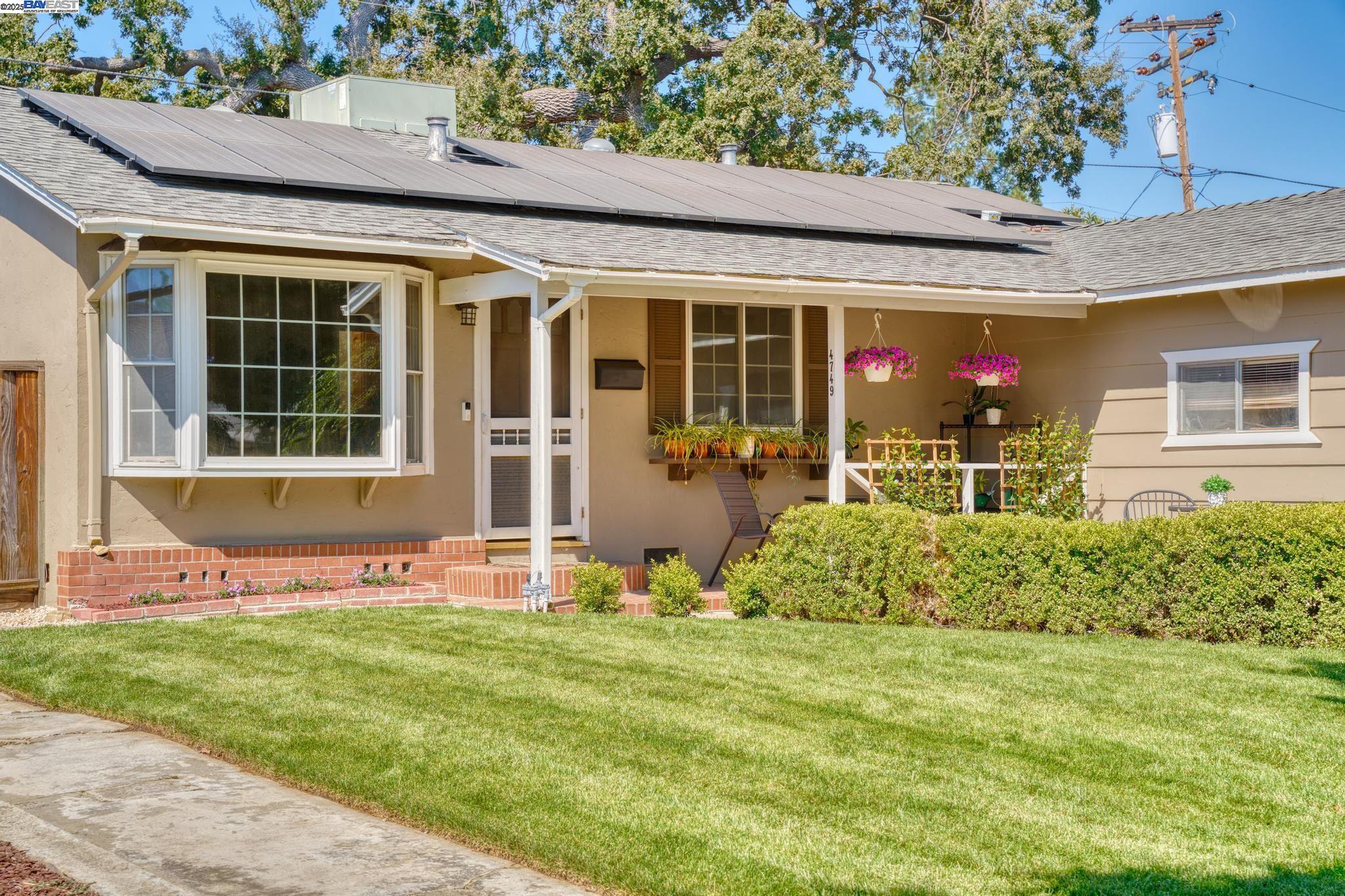 Detail Gallery Image 3 of 43 For 4749 Montreal Dr, San Jose,  CA 95130 - 4 Beds | 2 Baths