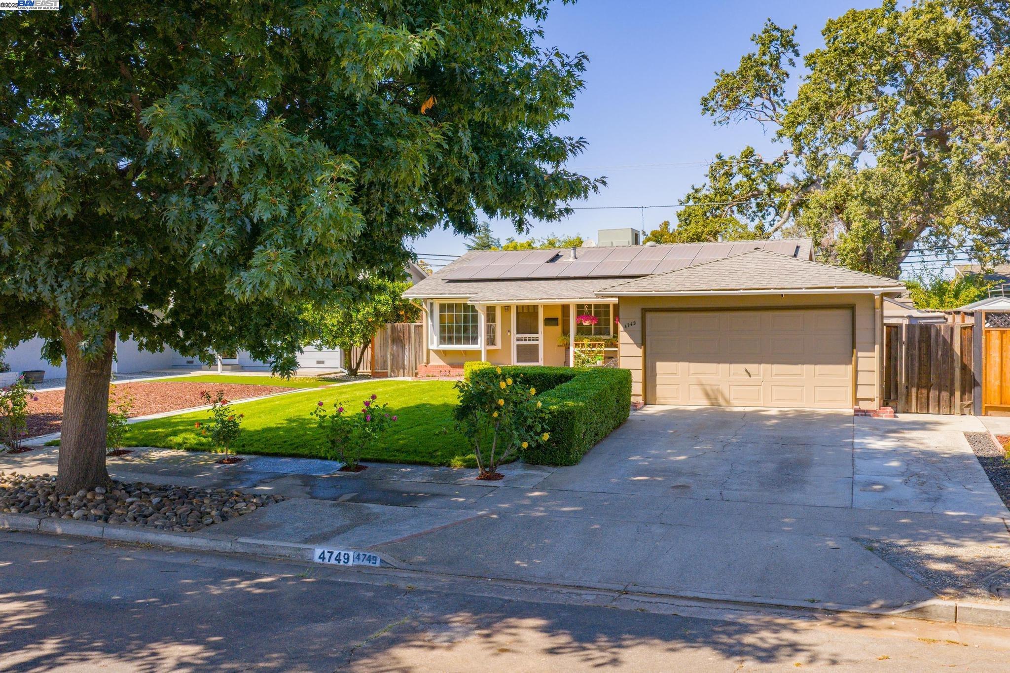 Detail Gallery Image 4 of 43 For 4749 Montreal Dr, San Jose,  CA 95130 - 4 Beds | 2 Baths