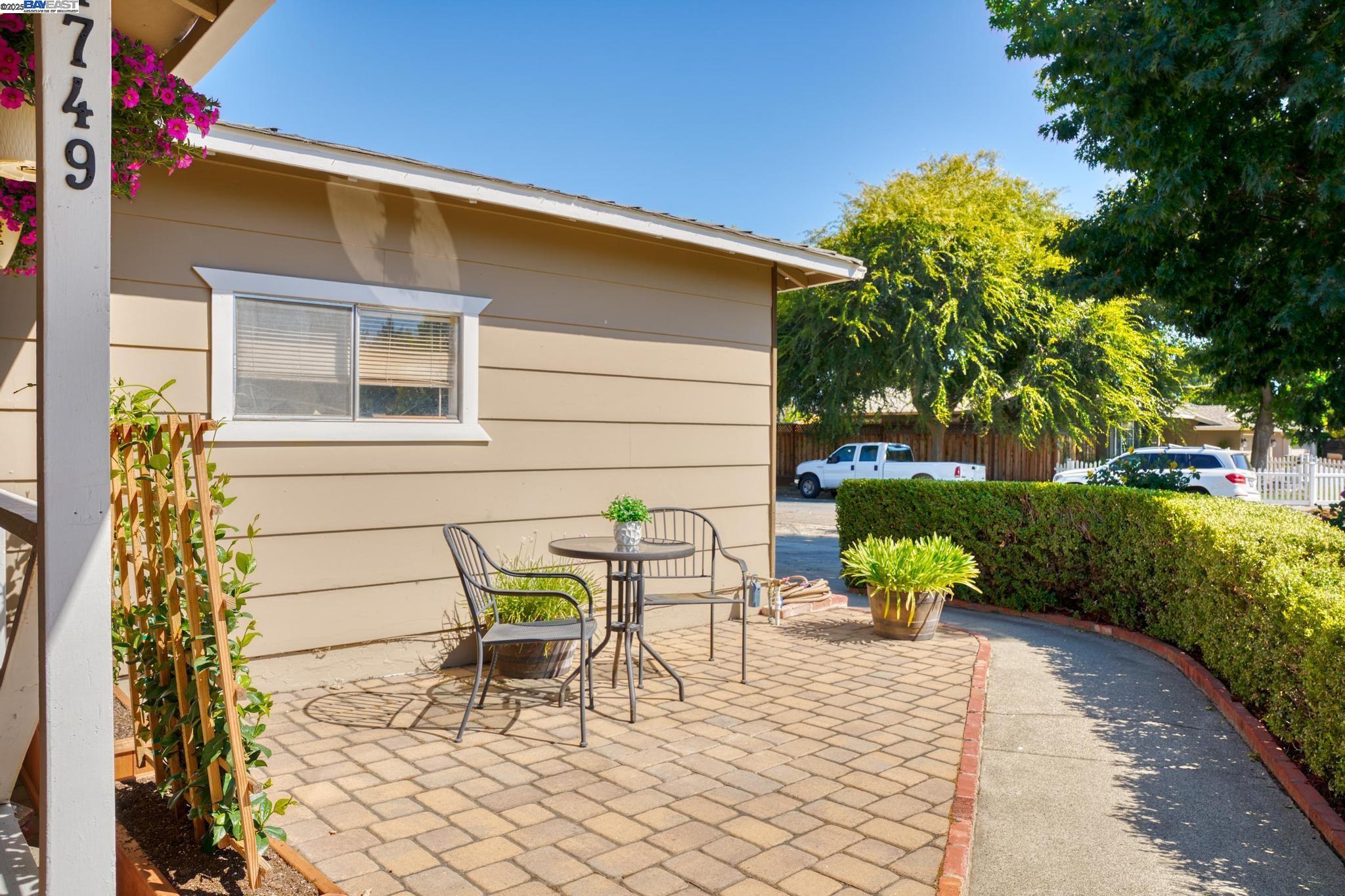 Detail Gallery Image 9 of 43 For 4749 Montreal Dr, San Jose,  CA 95130 - 4 Beds | 2 Baths