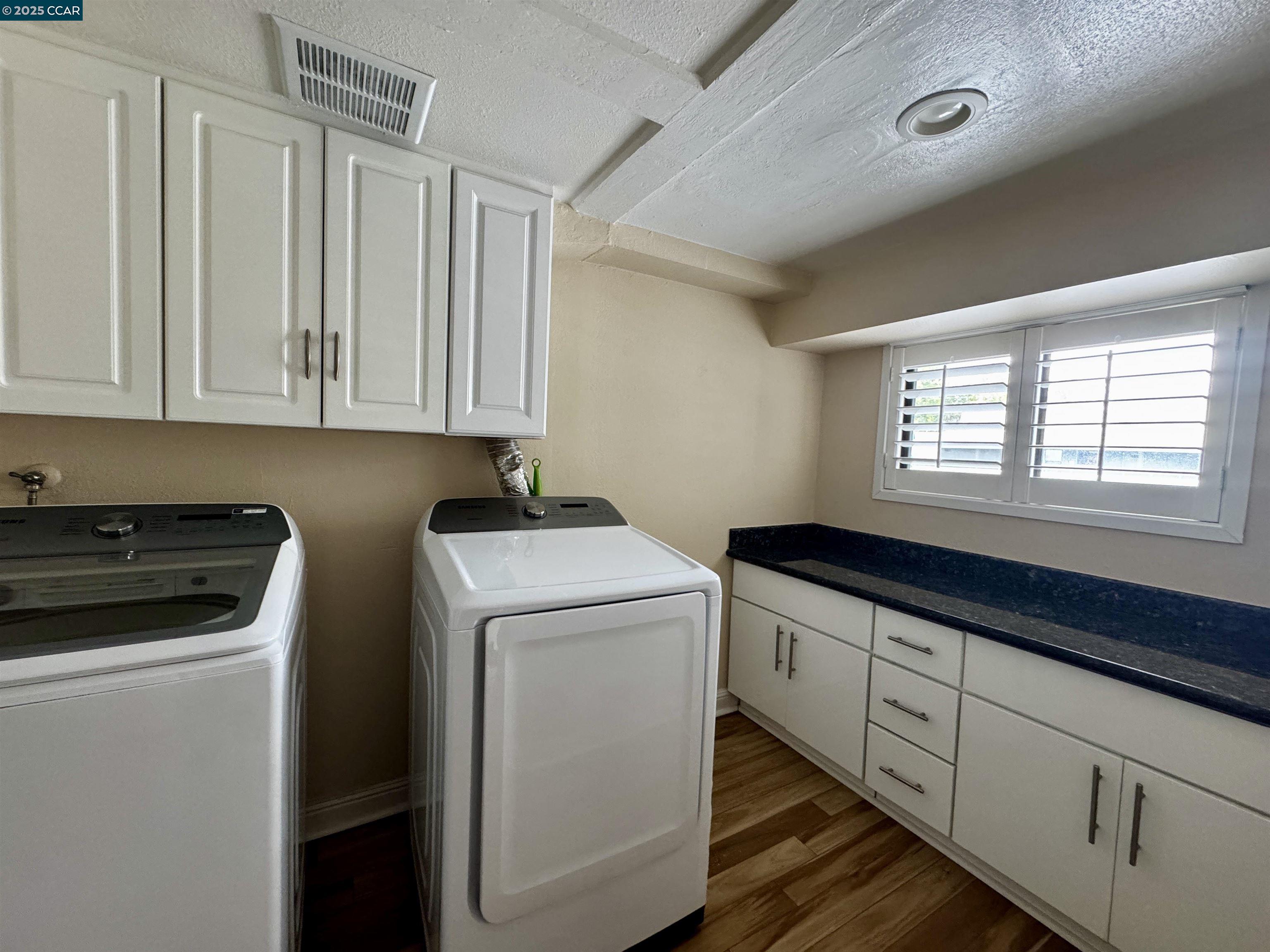 Photo #15: 41109292 Listing: Photo #15