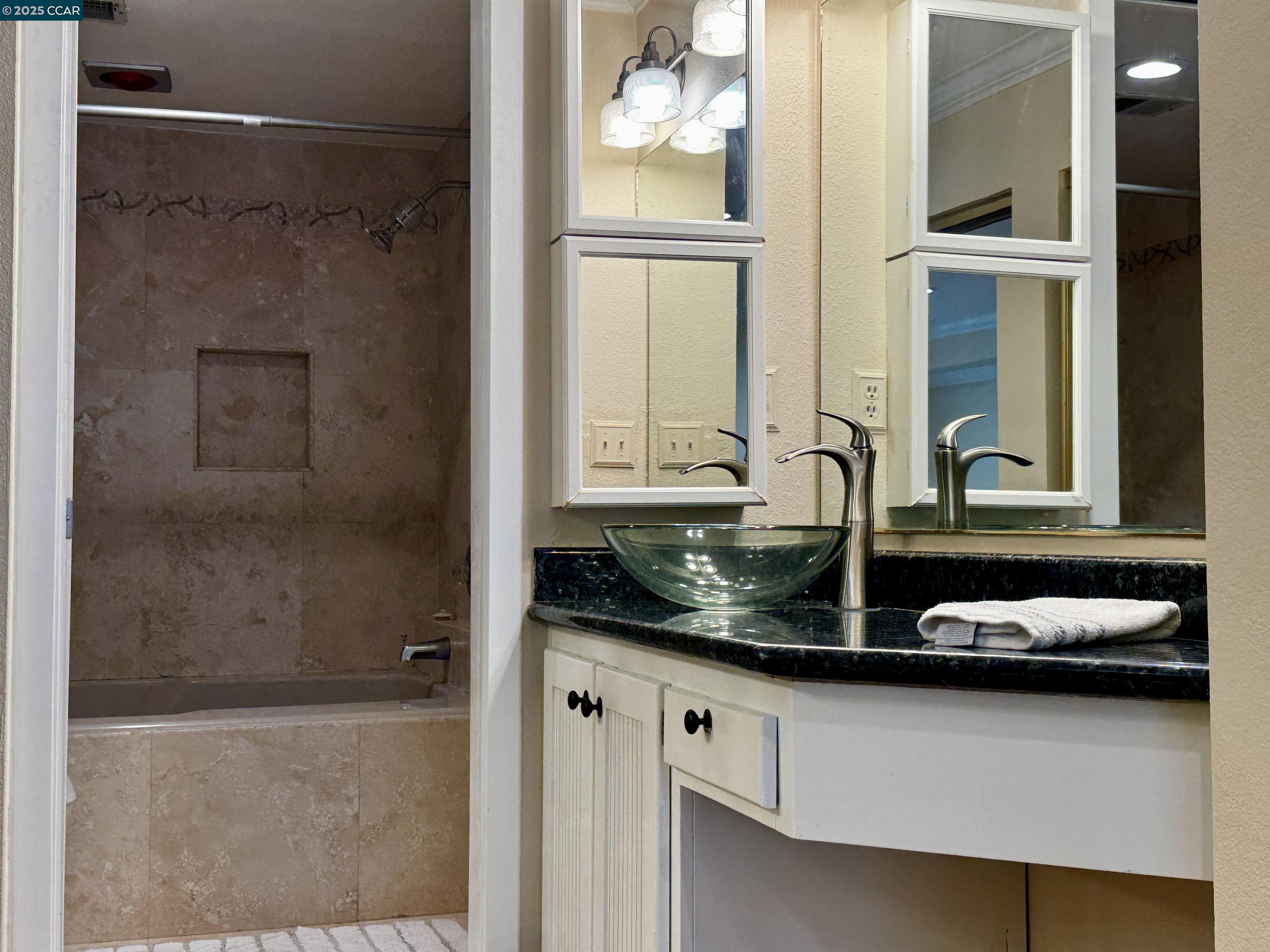 Photo #10: 41109292 Listing: Photo #10