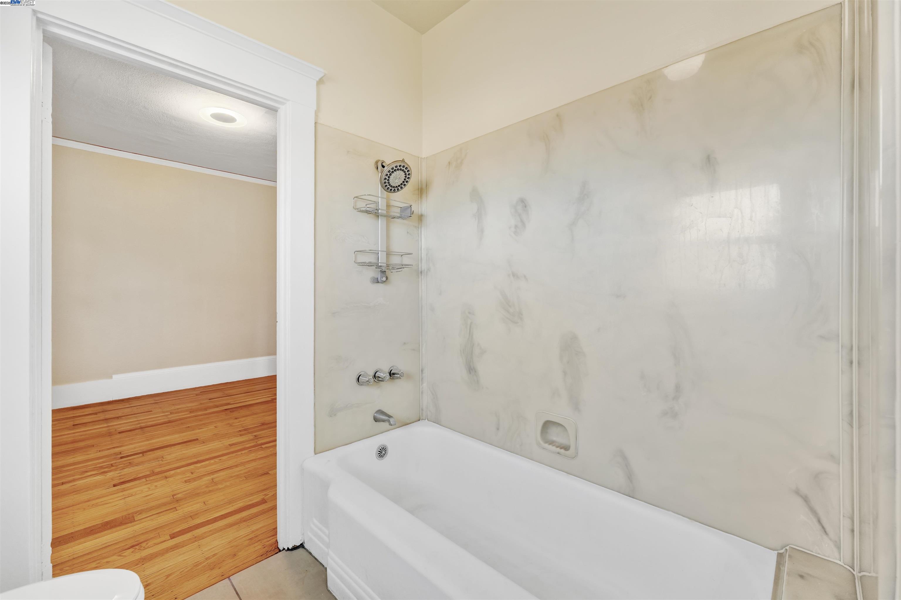 Detail Gallery Image 34 of 60 For 2713 Coolidge Ave, Oakland,  CA 94601 - 3 Beds | 1/1 Baths