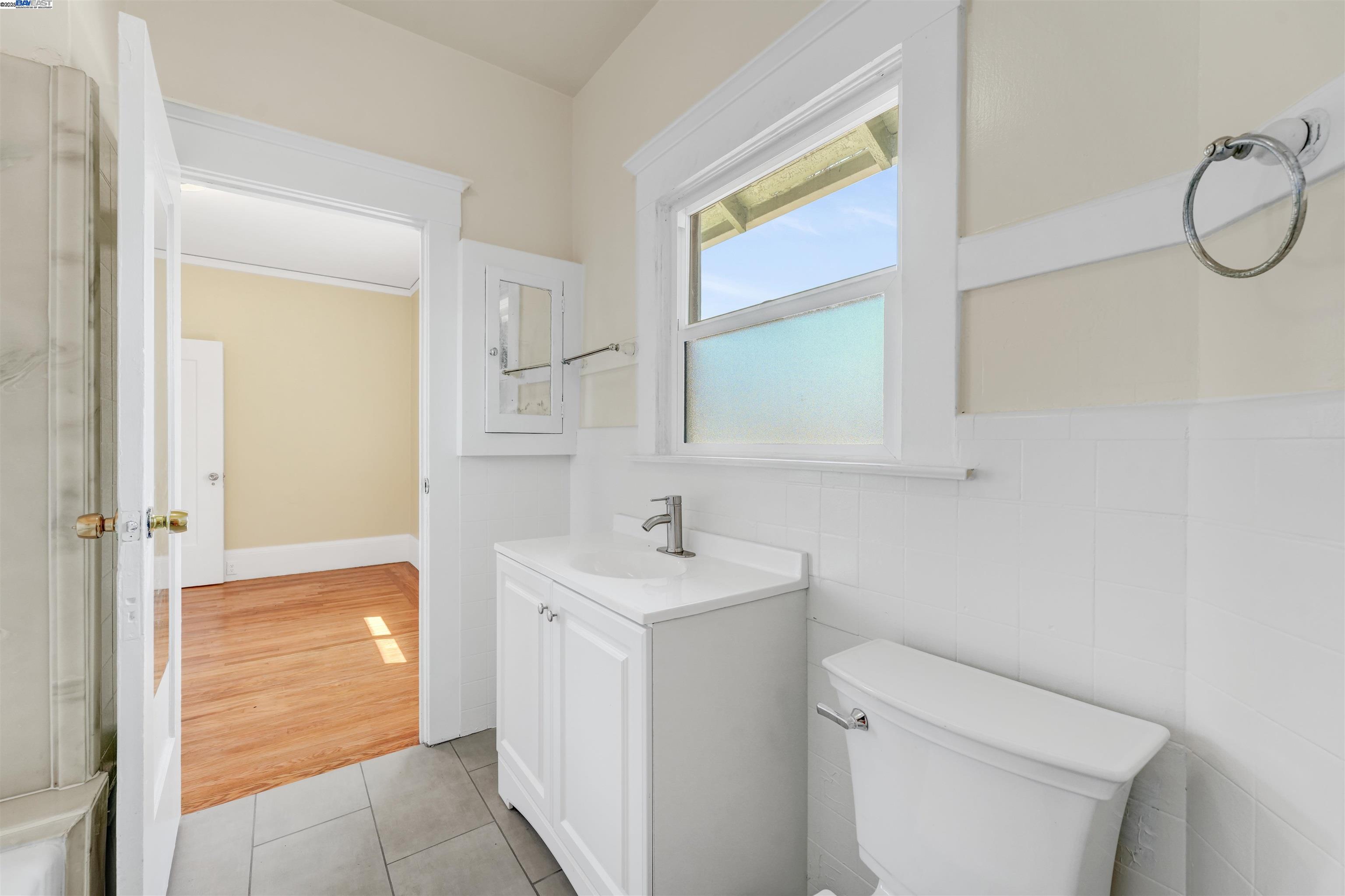 Detail Gallery Image 35 of 60 For 2713 Coolidge Ave, Oakland,  CA 94601 - 3 Beds | 1/1 Baths