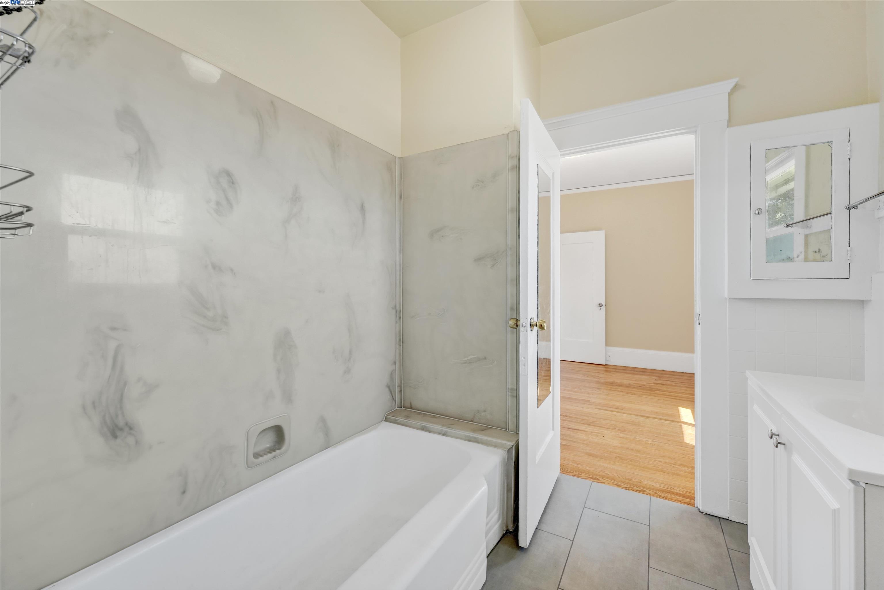 Detail Gallery Image 36 of 60 For 2713 Coolidge Ave, Oakland,  CA 94601 - 3 Beds | 1/1 Baths
