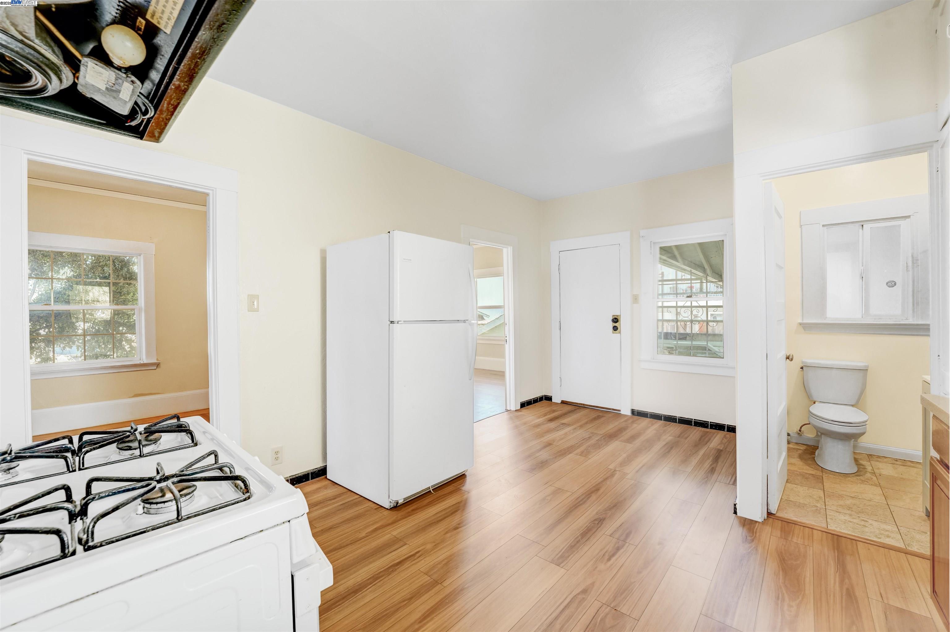 Detail Gallery Image 39 of 60 For 2713 Coolidge Ave, Oakland,  CA 94601 - 3 Beds | 1/1 Baths