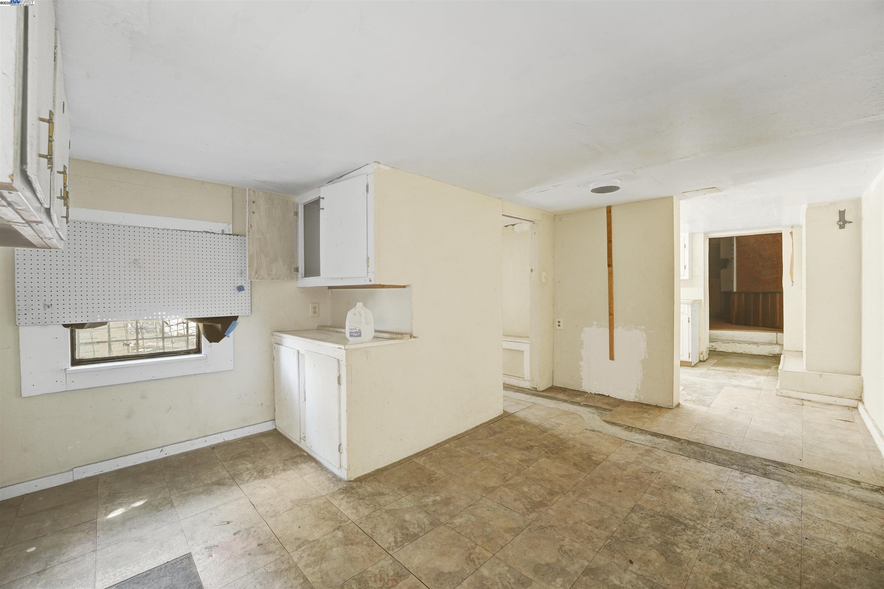 Detail Gallery Image 50 of 60 For 2713 Coolidge Ave, Oakland,  CA 94601 - 3 Beds | 1/1 Baths