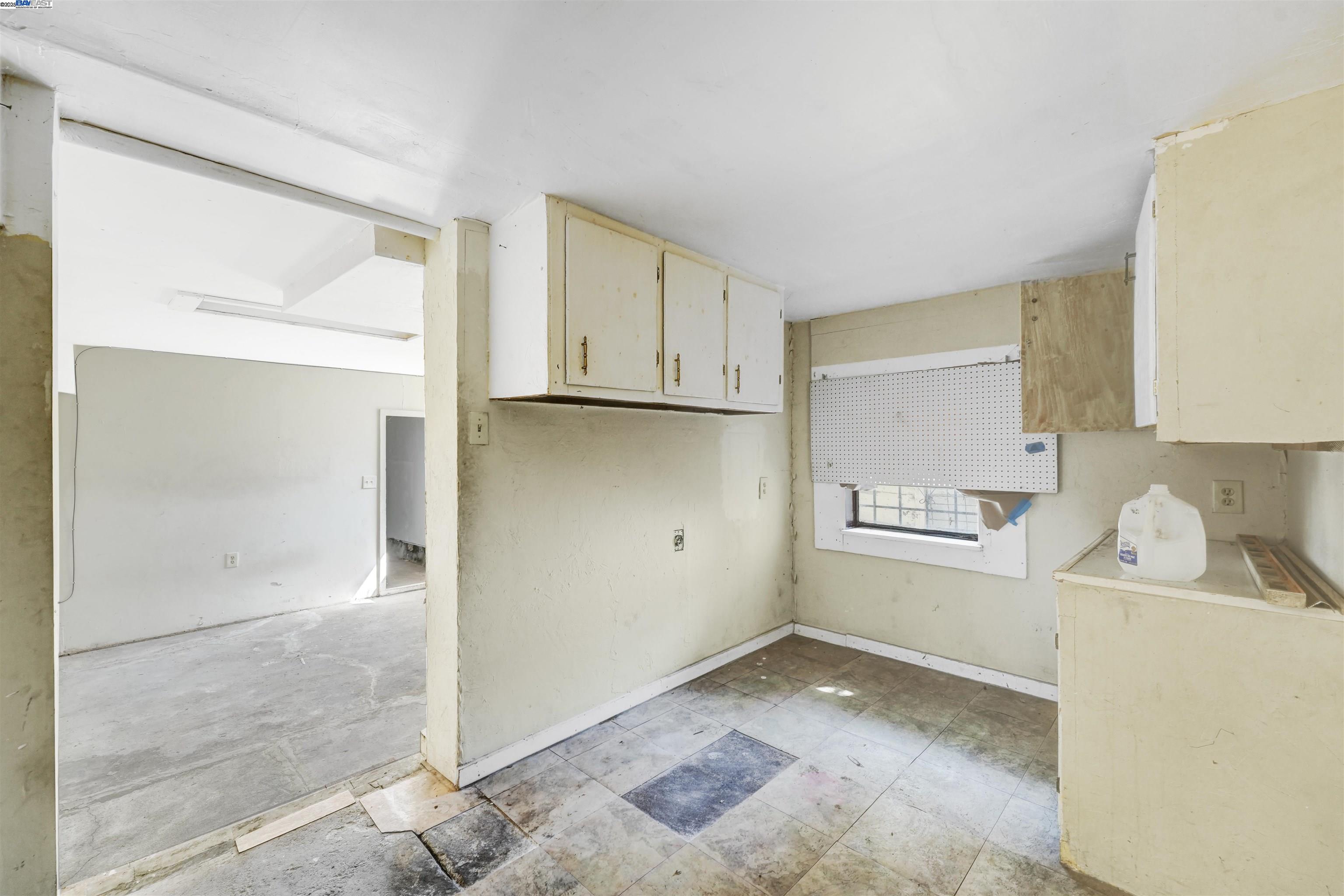 Detail Gallery Image 52 of 60 For 2713 Coolidge Ave, Oakland,  CA 94601 - 3 Beds | 1/1 Baths
