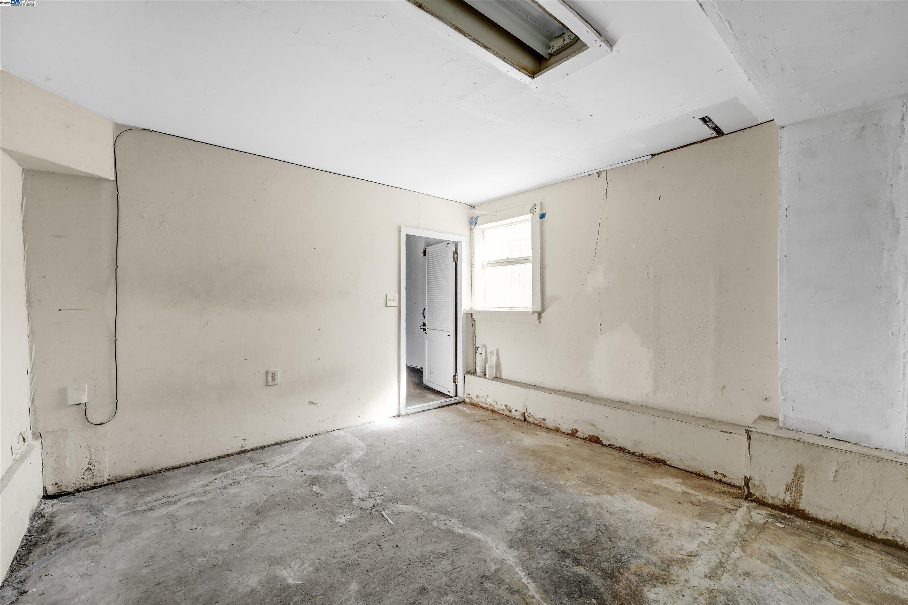 Detail Gallery Image 54 of 60 For 2713 Coolidge Ave, Oakland,  CA 94601 - 3 Beds | 1/1 Baths