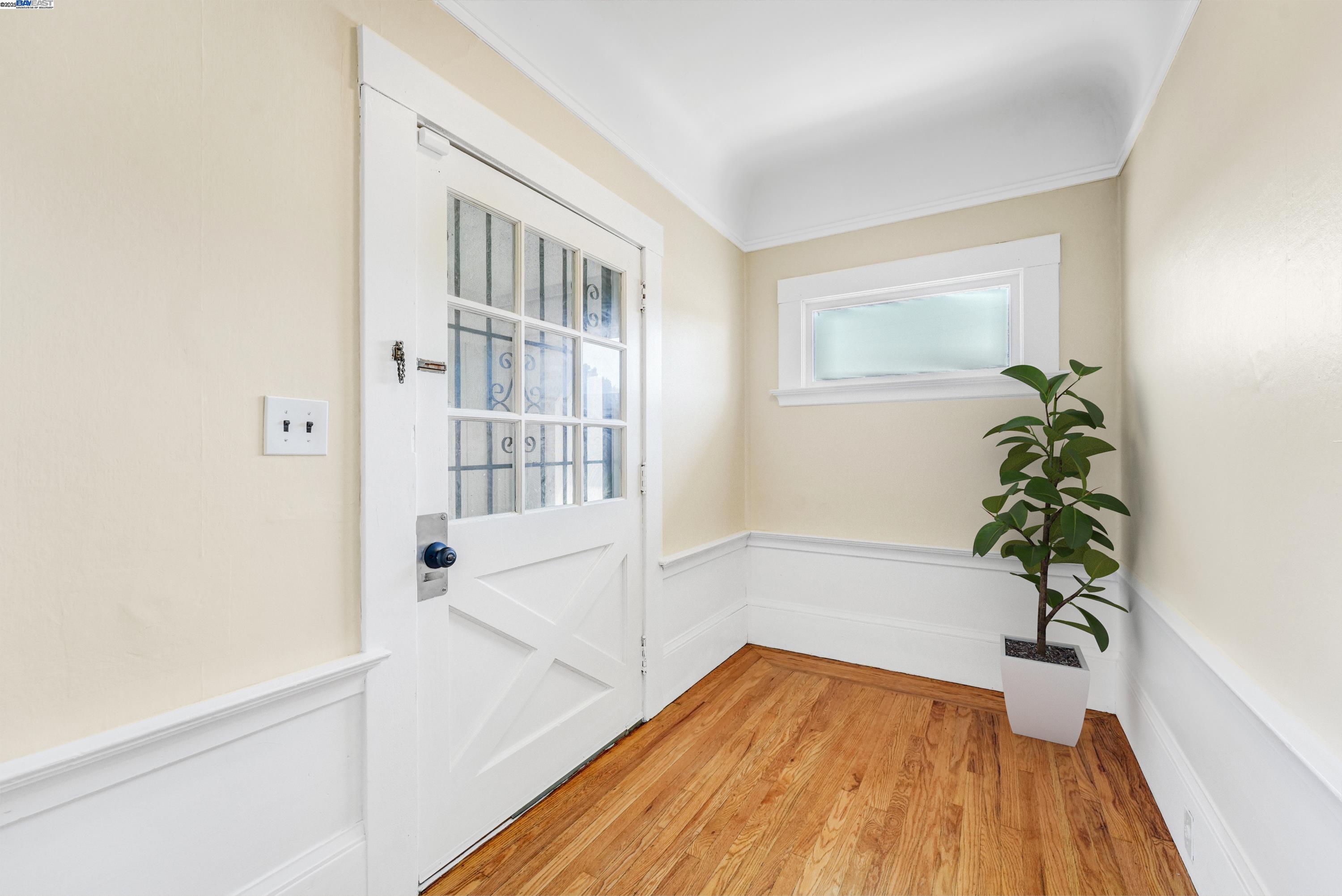Detail Gallery Image 7 of 60 For 2713 Coolidge Ave, Oakland,  CA 94601 - 3 Beds | 1/1 Baths