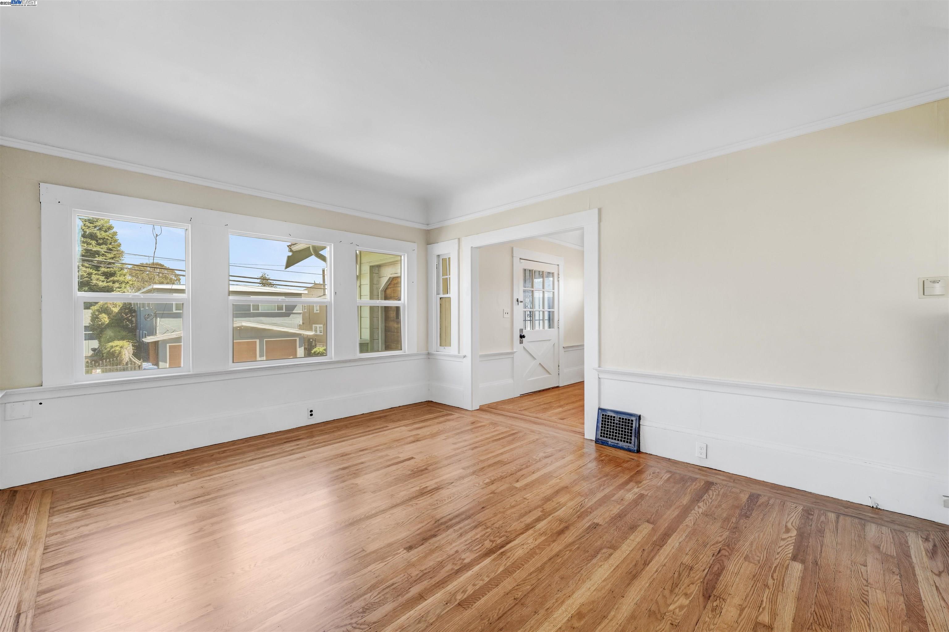 Detail Gallery Image 10 of 60 For 2713 Coolidge Ave, Oakland,  CA 94601 - 3 Beds | 1/1 Baths