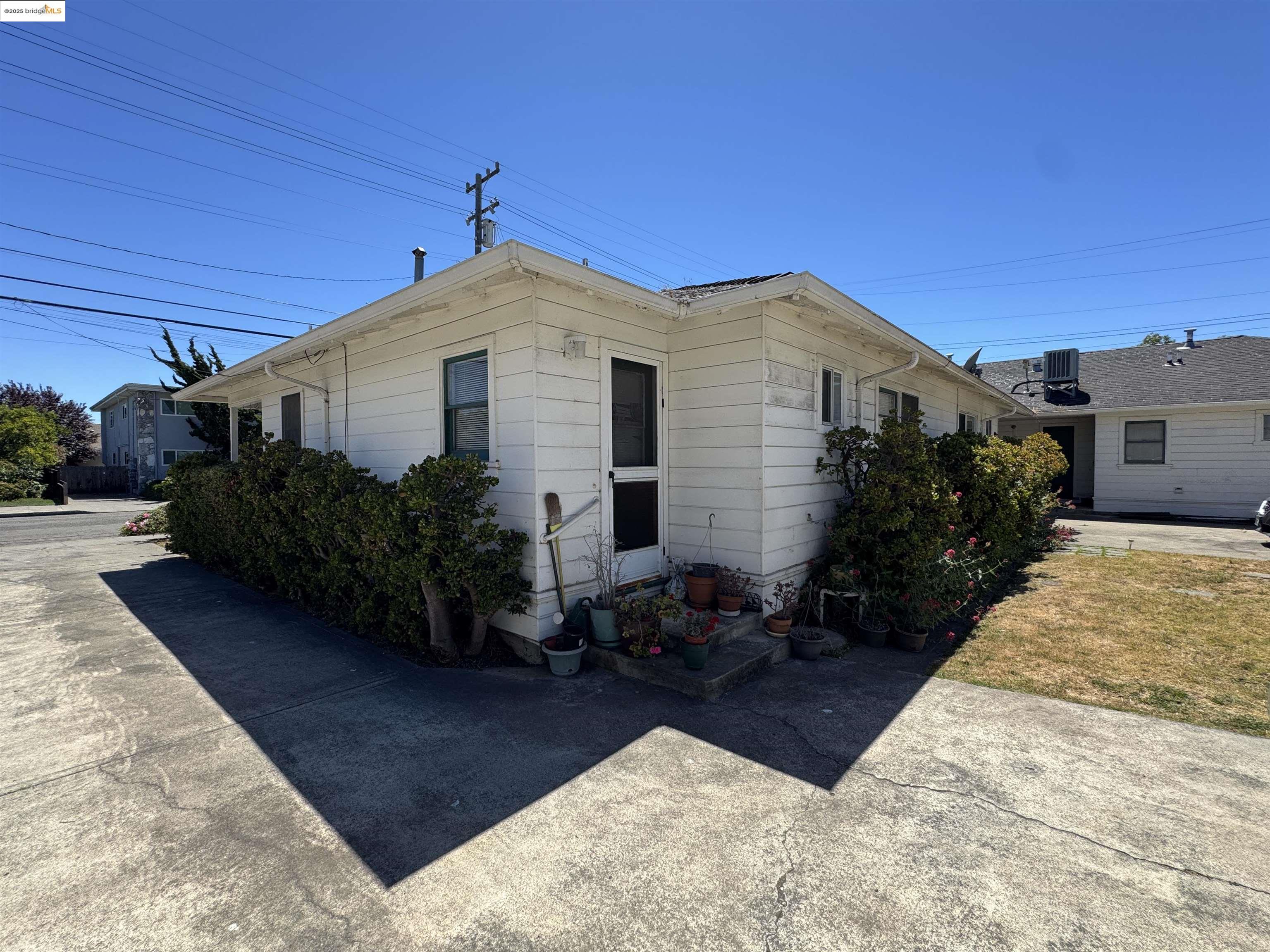 Detail Gallery Image 8 of 8 For 400 Joaquin Ave, San Leandro,  CA 94577 - – Beds | – Baths