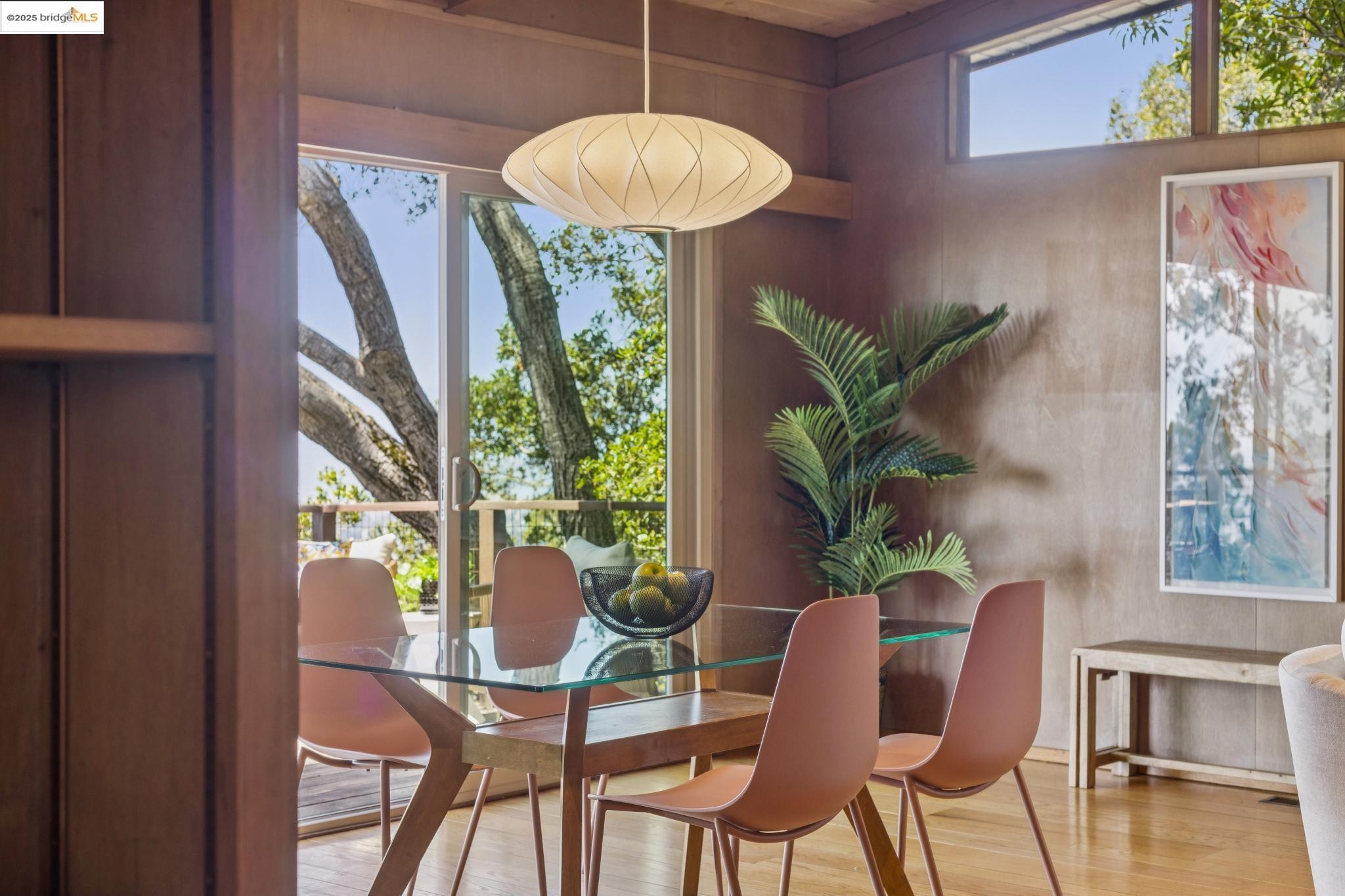 Detail Gallery Image 11 of 60 For 5 Maybeck Twin Dr, Berkeley,  CA 94708 - 3 Beds | 2 Baths
