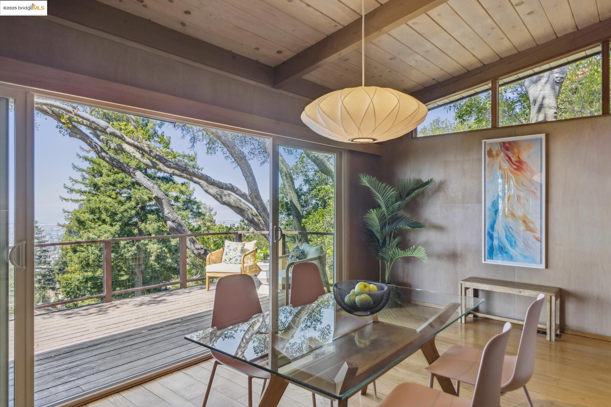 Detail Gallery Image 15 of 60 For 5 Maybeck Twin Dr, Berkeley,  CA 94708 - 3 Beds | 2 Baths