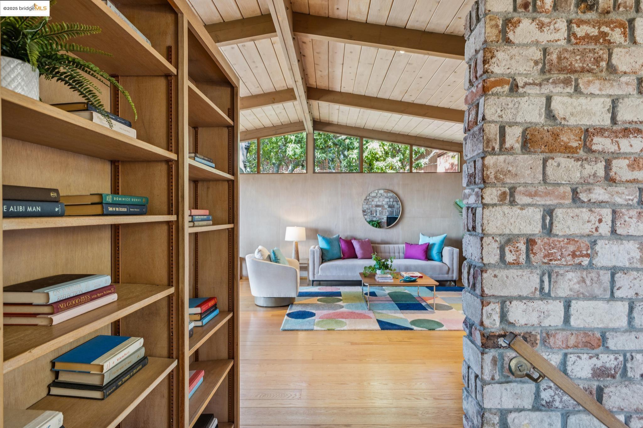 Detail Gallery Image 4 of 60 For 5 Maybeck Twin Dr, Berkeley,  CA 94708 - 3 Beds | 2 Baths