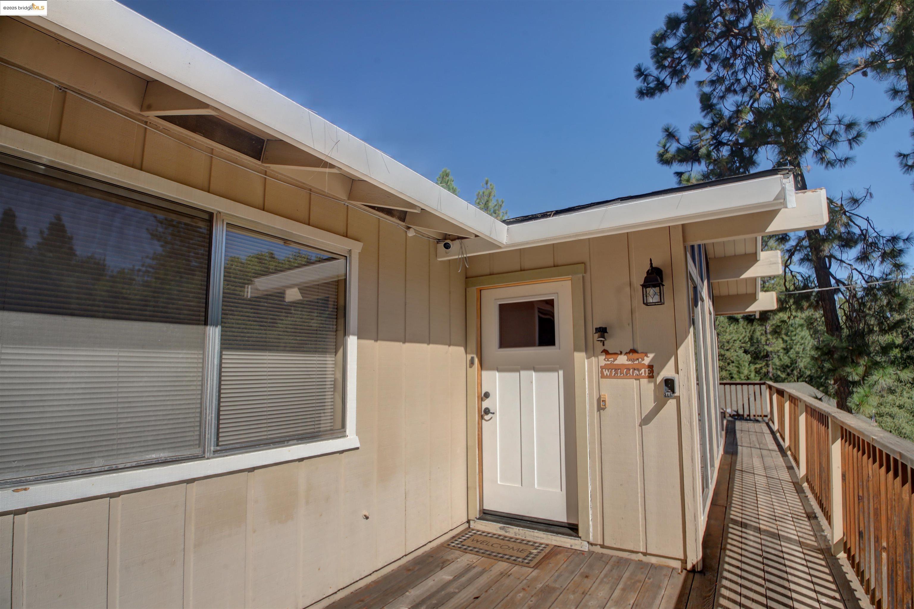 Detail Gallery Image 4 of 38 For 13150 Wells Fargo Dr, Groveland,  CA 95321 - 3 Beds | 2 Baths