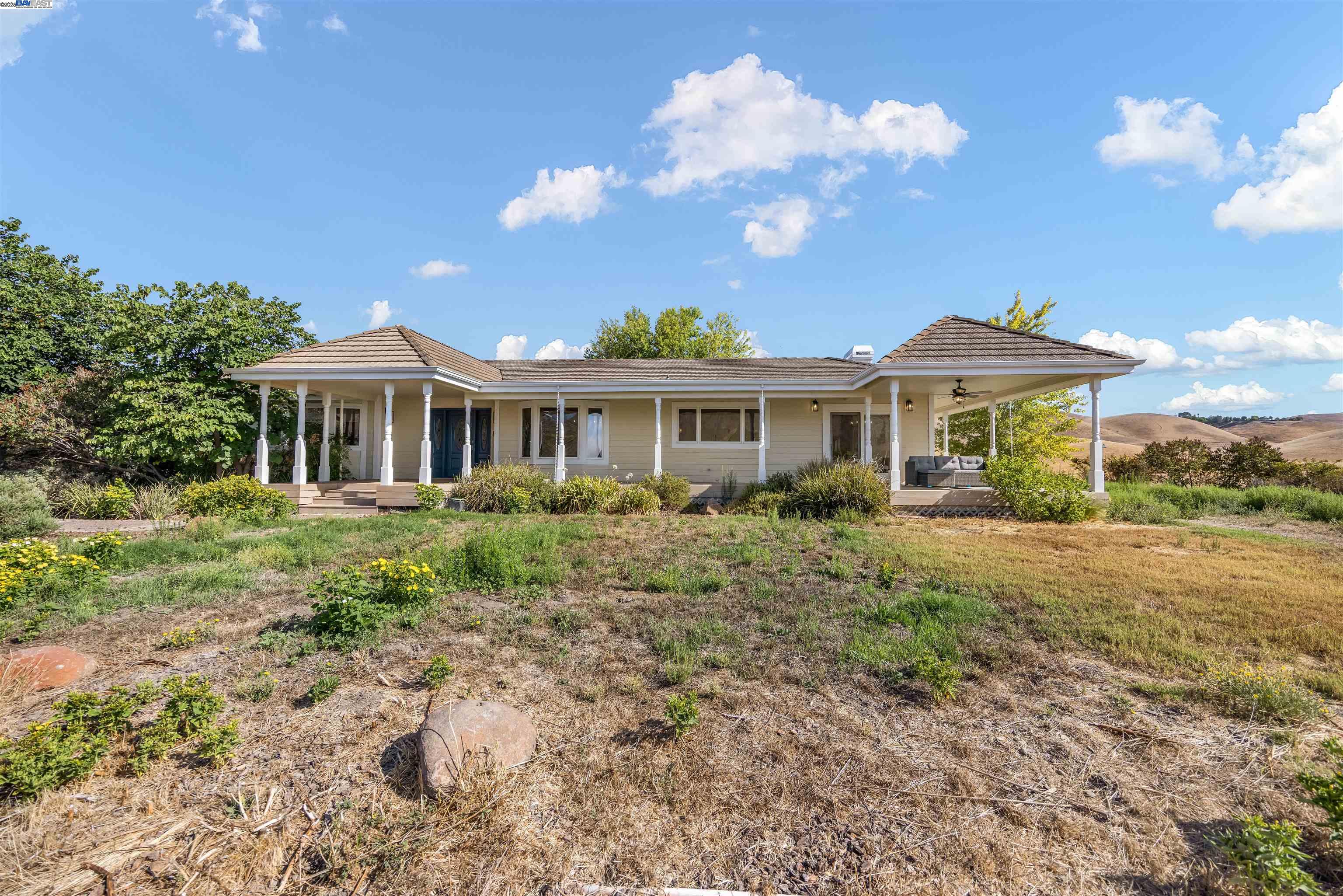 Detail Gallery Image 2 of 57 For 9050 Highland Rd, Livermore,  CA 94551 - 4 Beds | 2/1 Baths