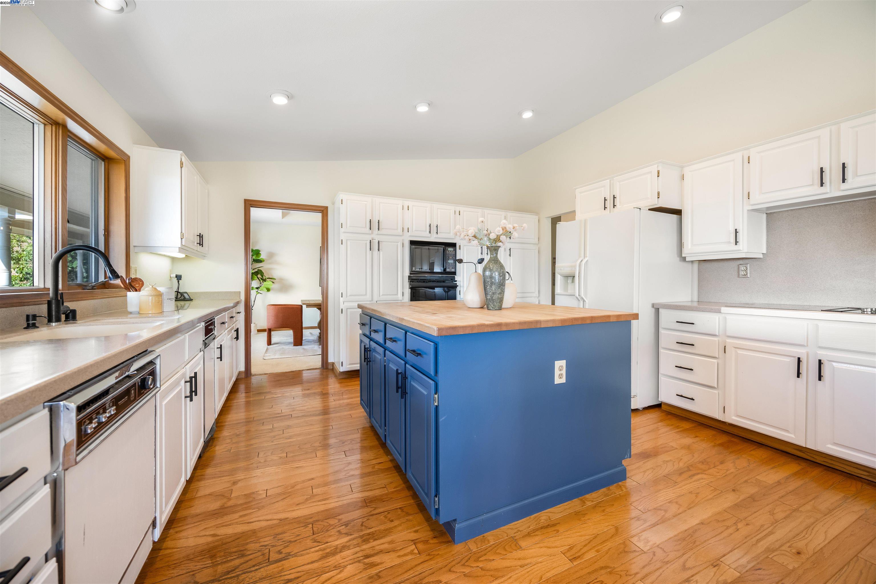 Detail Gallery Image 11 of 57 For 9050 Highland Rd, Livermore,  CA 94551 - 4 Beds | 2/1 Baths