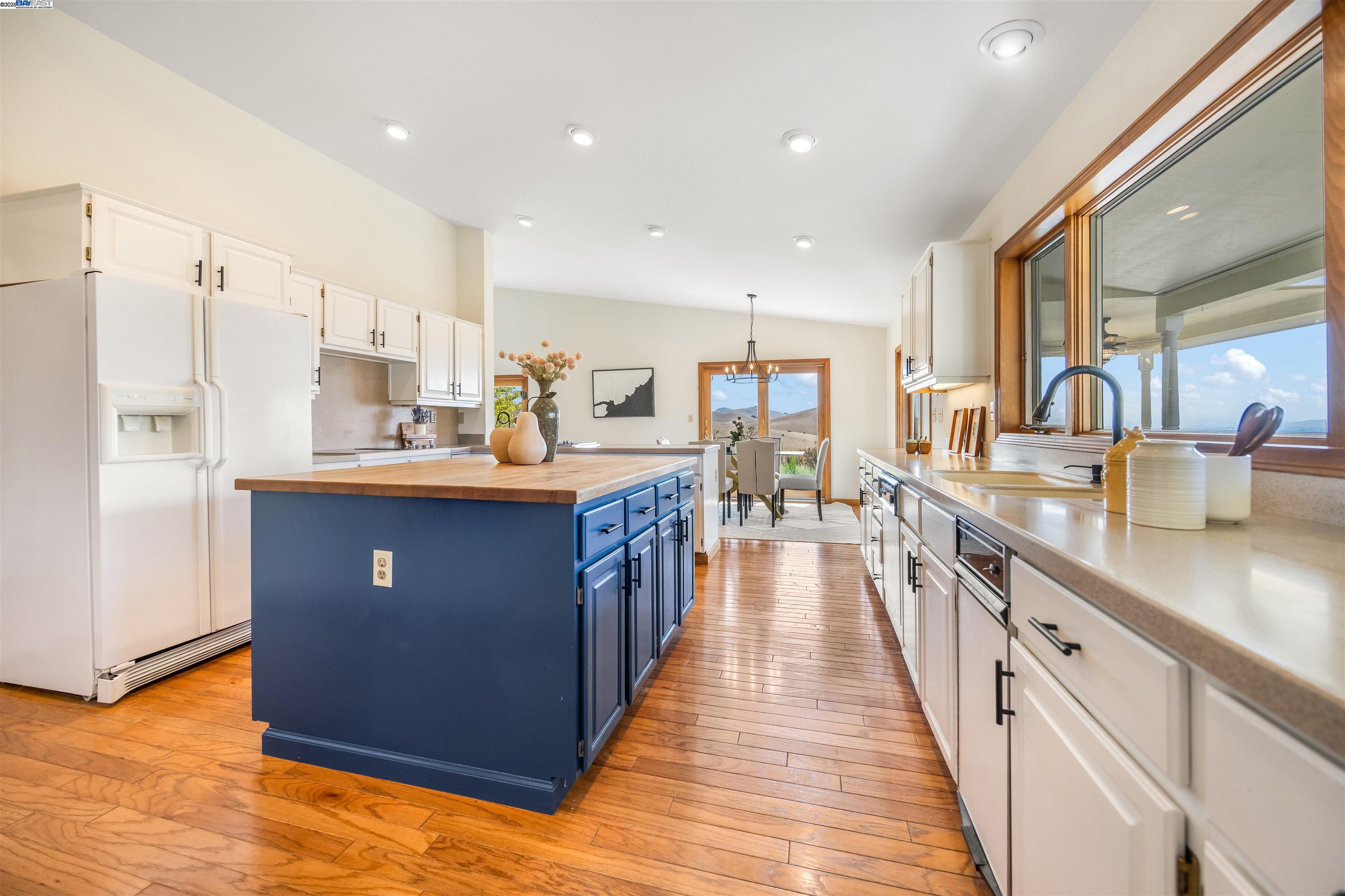 Detail Gallery Image 13 of 57 For 9050 Highland Rd, Livermore,  CA 94551 - 4 Beds | 2/1 Baths