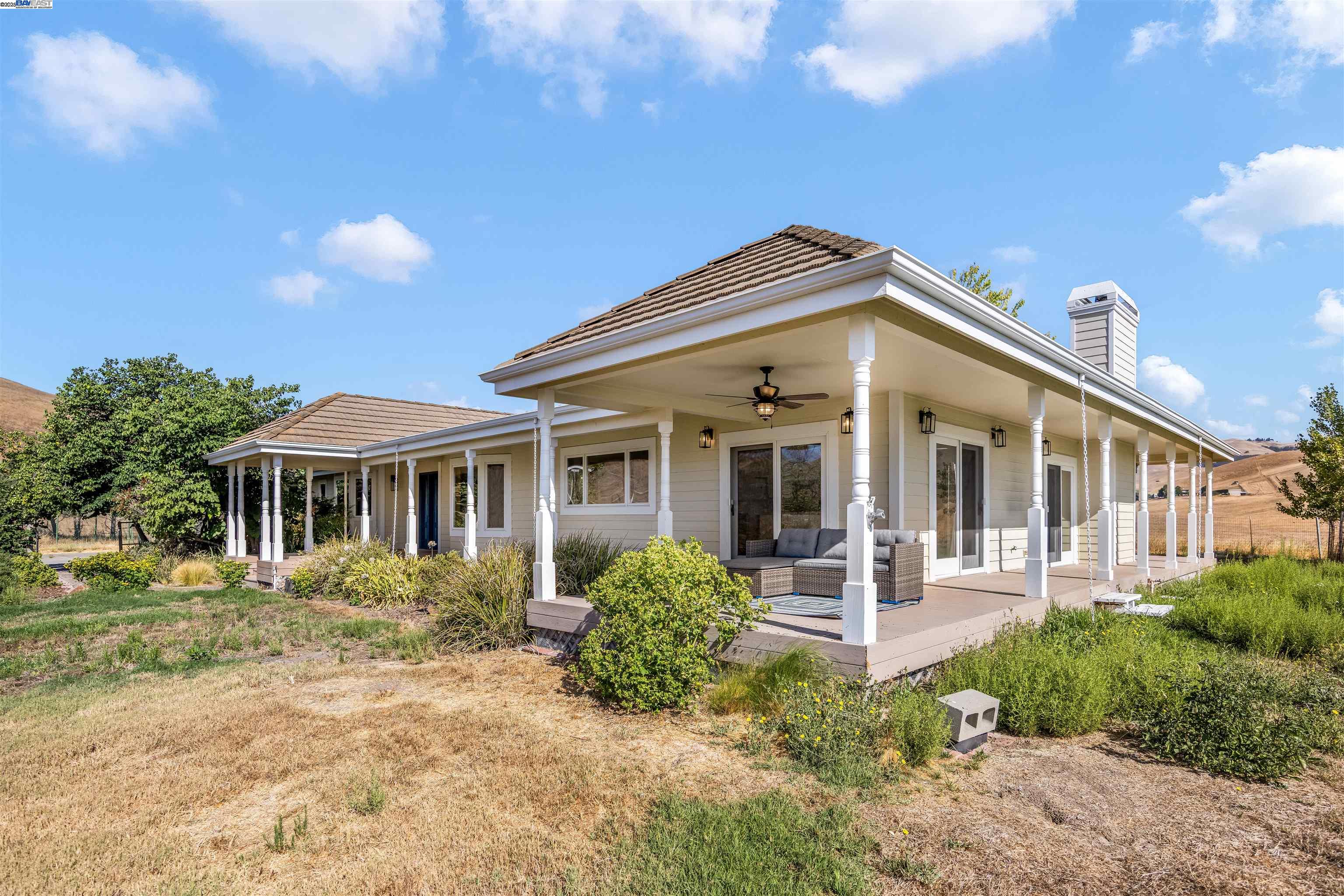 Detail Gallery Image 3 of 57 For 9050 Highland Rd, Livermore,  CA 94551 - 4 Beds | 2/1 Baths