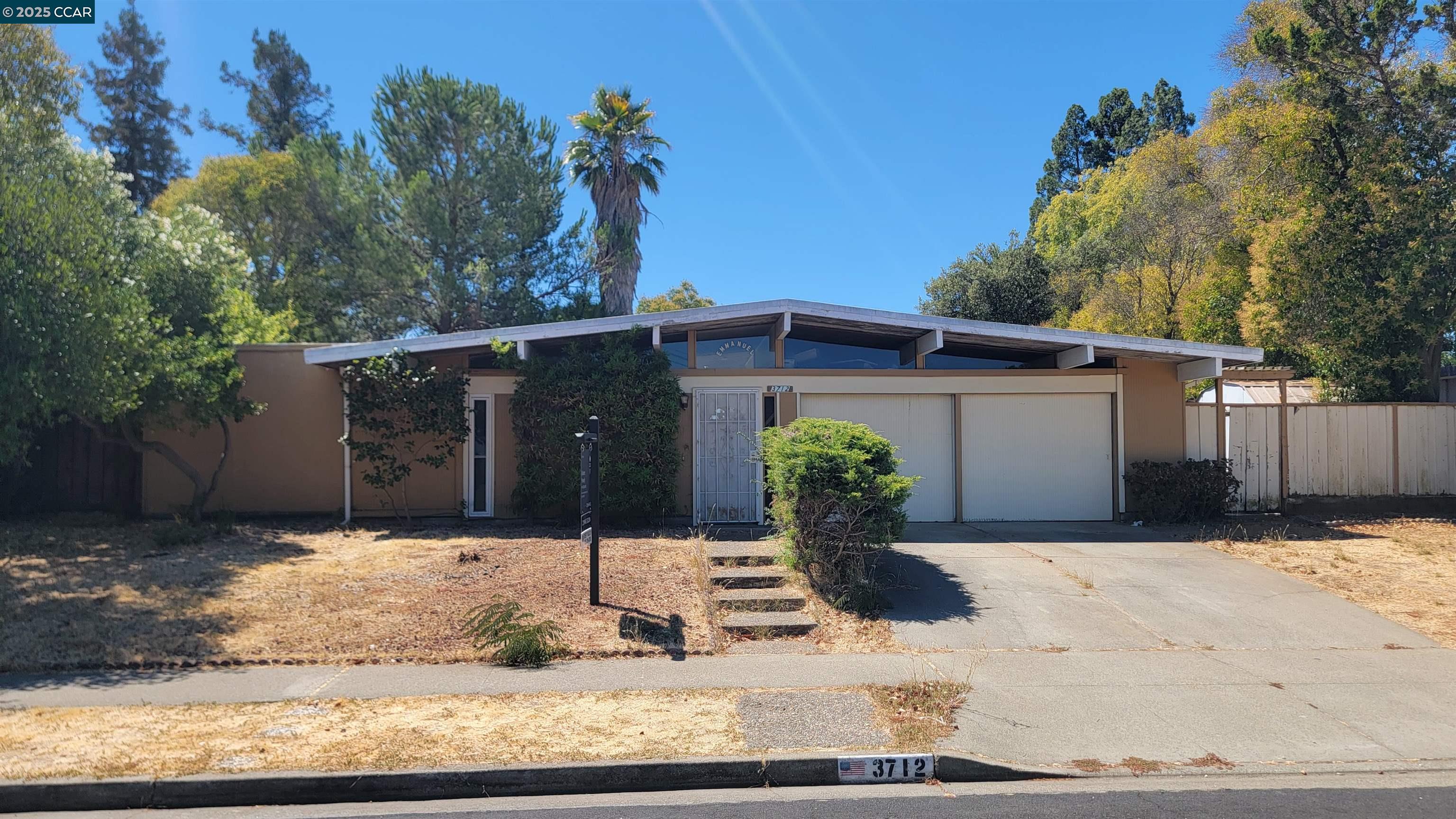 Detail Gallery Image 1 of 1 For 3712 Barrington Dr, Concord,  CA 94518 - 4 Beds | 2 Baths