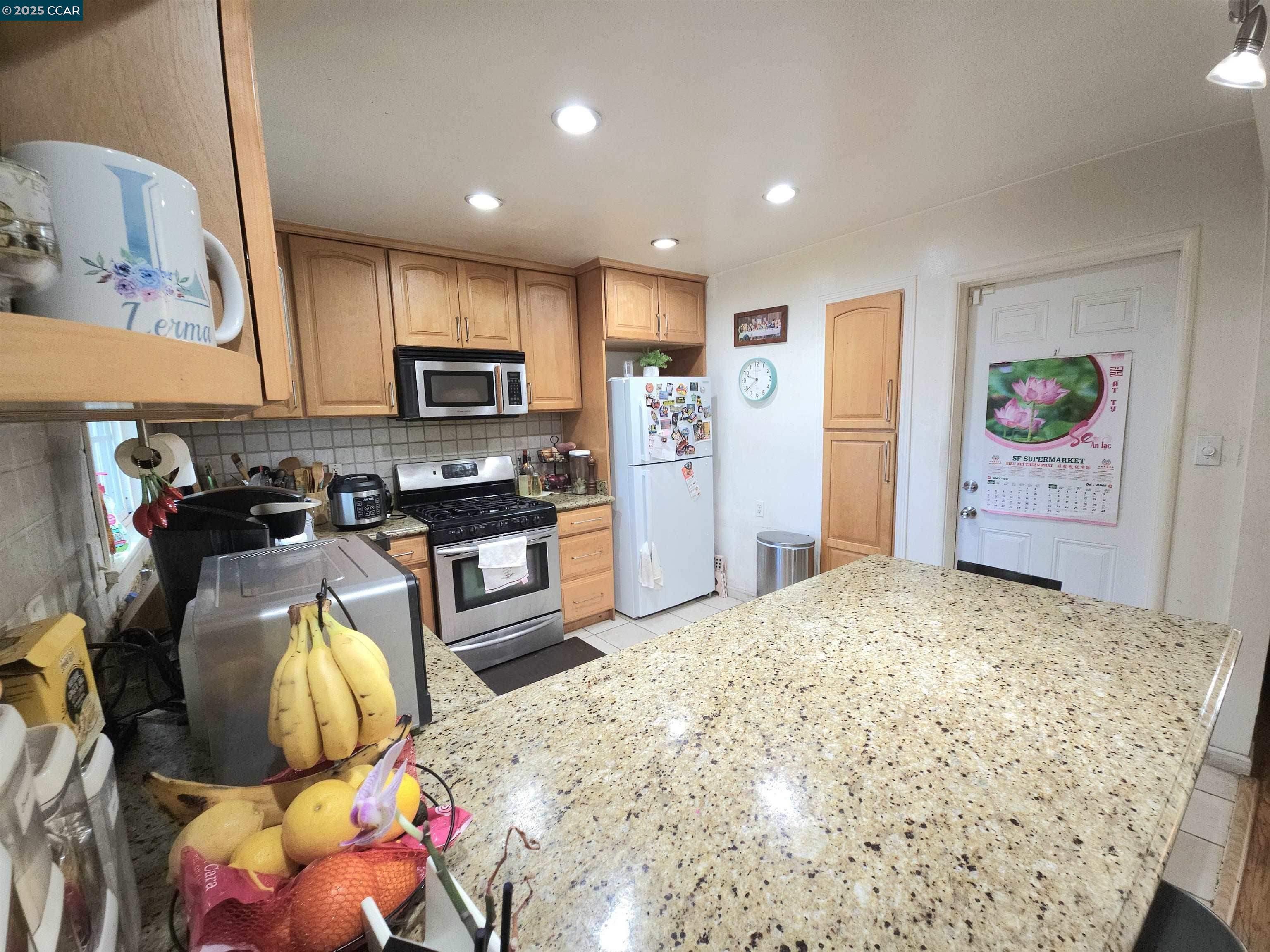 Detail Gallery Image 6 of 10 For 1527 24th St, Richmond,  CA 94806 - 4 Beds | 2 Baths