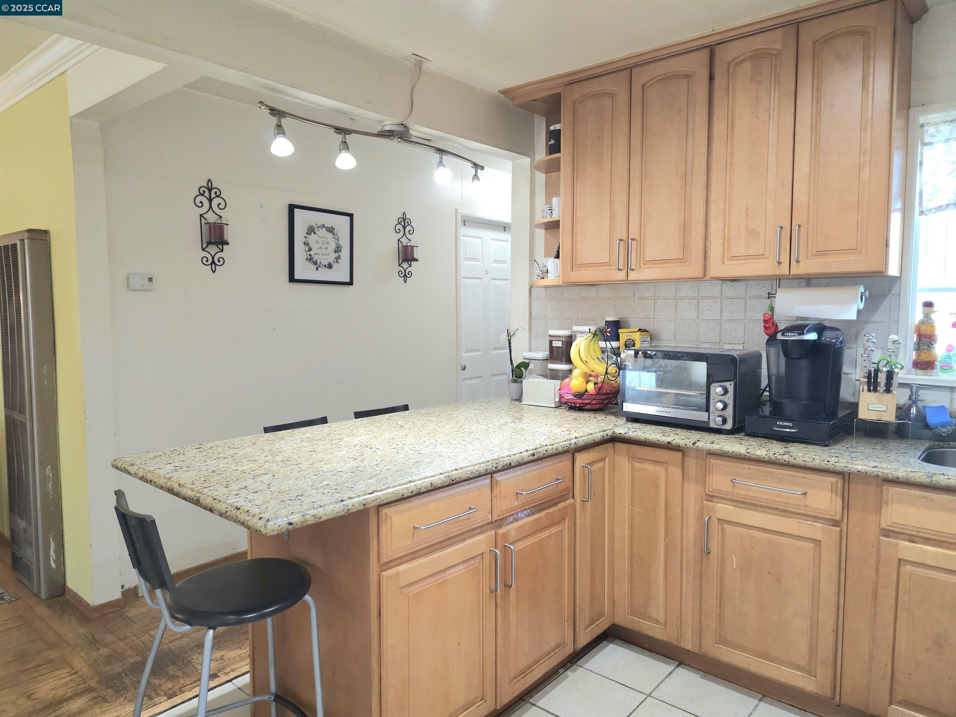 Detail Gallery Image 7 of 10 For 1527 24th St, Richmond,  CA 94806 - 4 Beds | 2 Baths