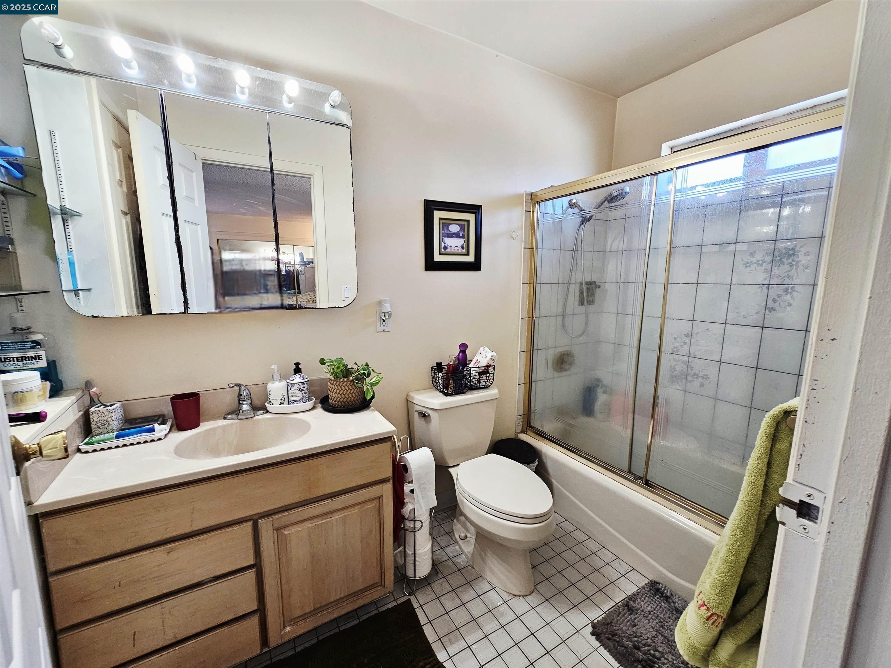 Detail Gallery Image 9 of 10 For 1527 24th St, Richmond,  CA 94806 - 4 Beds | 2 Baths