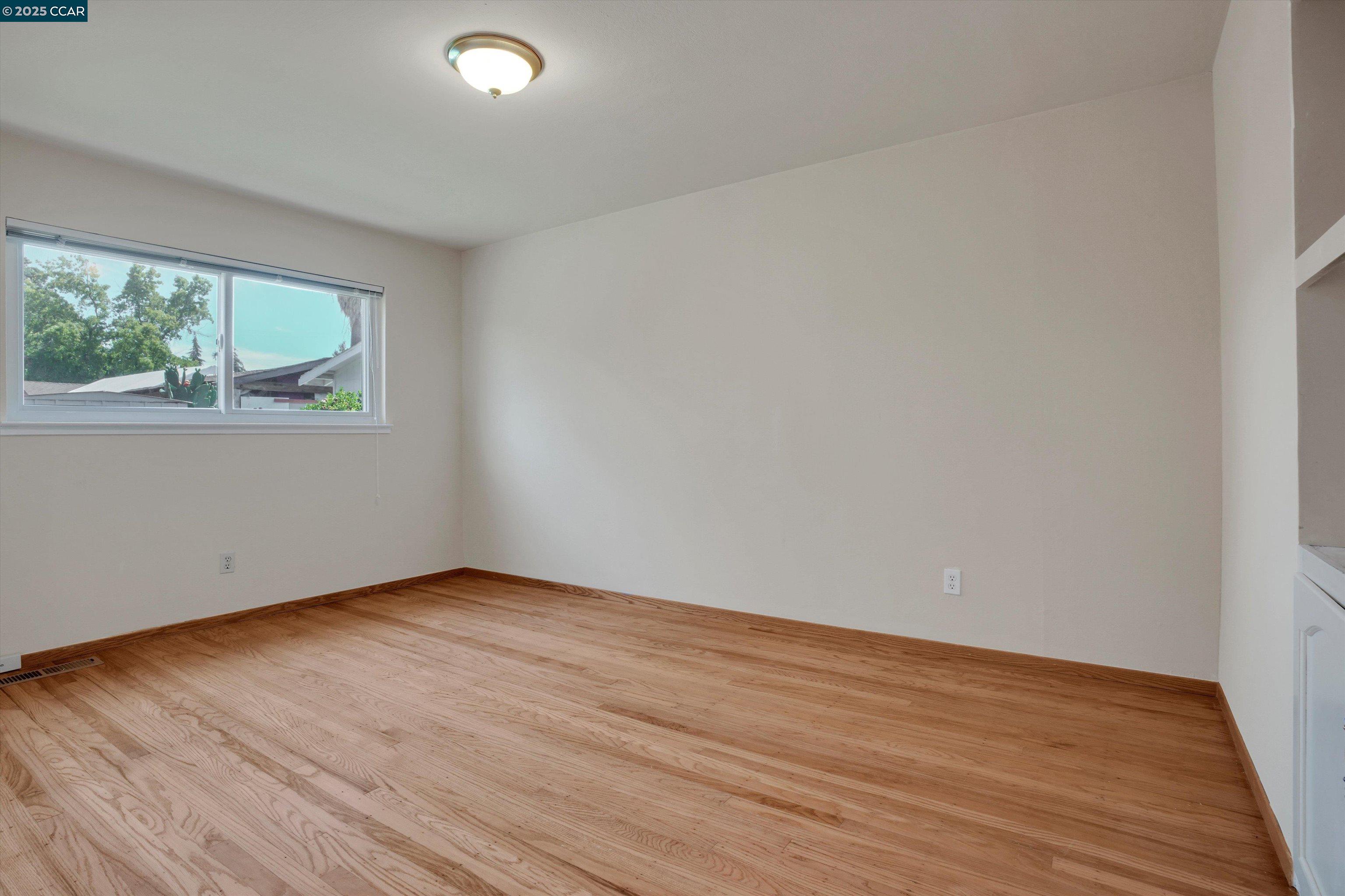 Detail Gallery Image 12 of 34 For 3455 Halifax Way, Concord,  CA 94520 - 3 Beds | 2/1 Baths