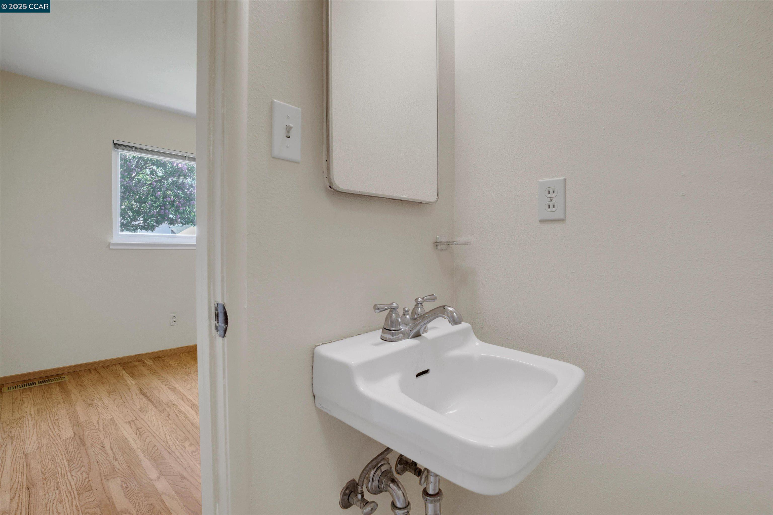 Detail Gallery Image 16 of 34 For 3455 Halifax Way, Concord,  CA 94520 - 3 Beds | 2/1 Baths