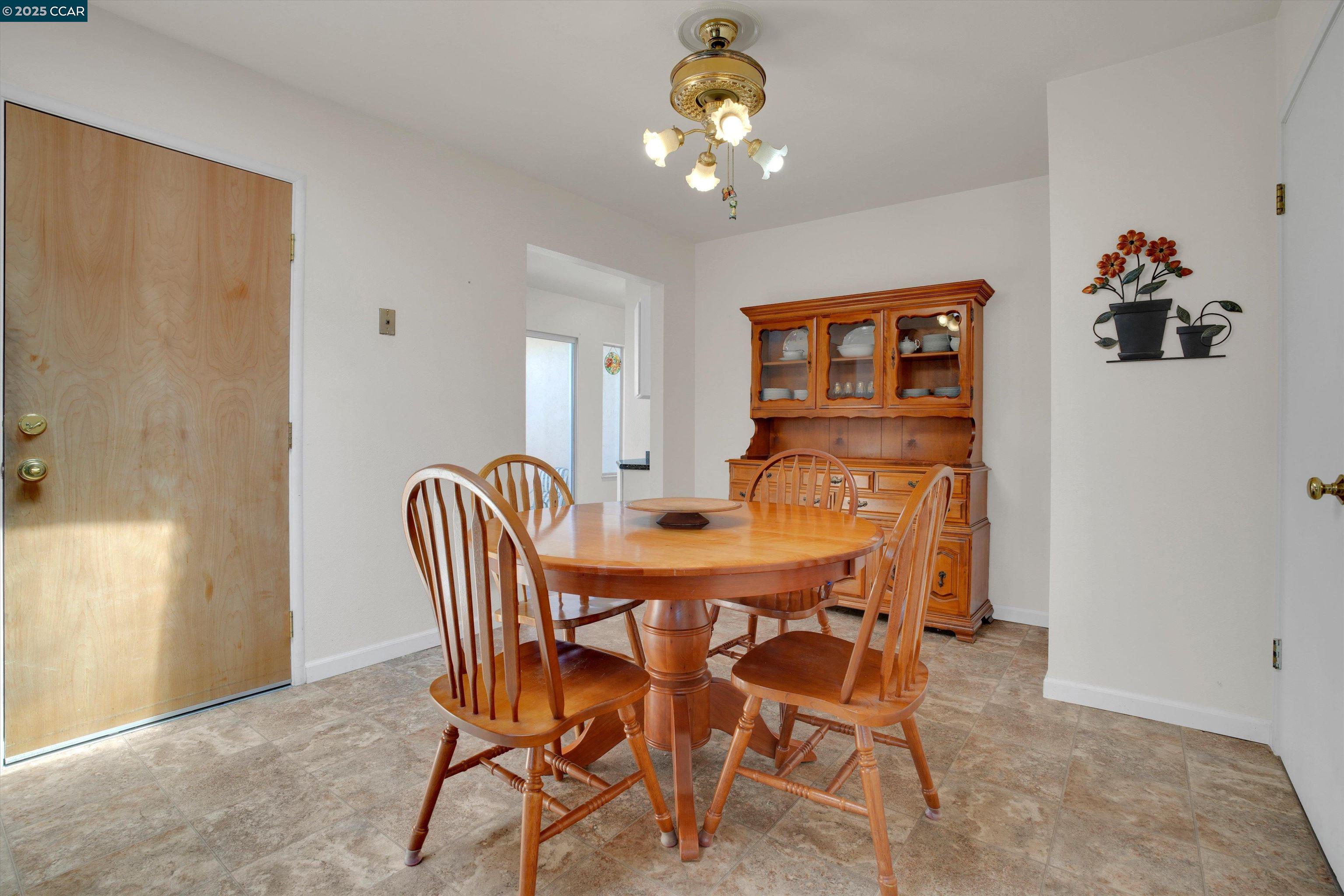 Detail Gallery Image 17 of 34 For 3455 Halifax Way, Concord,  CA 94520 - 3 Beds | 2/1 Baths