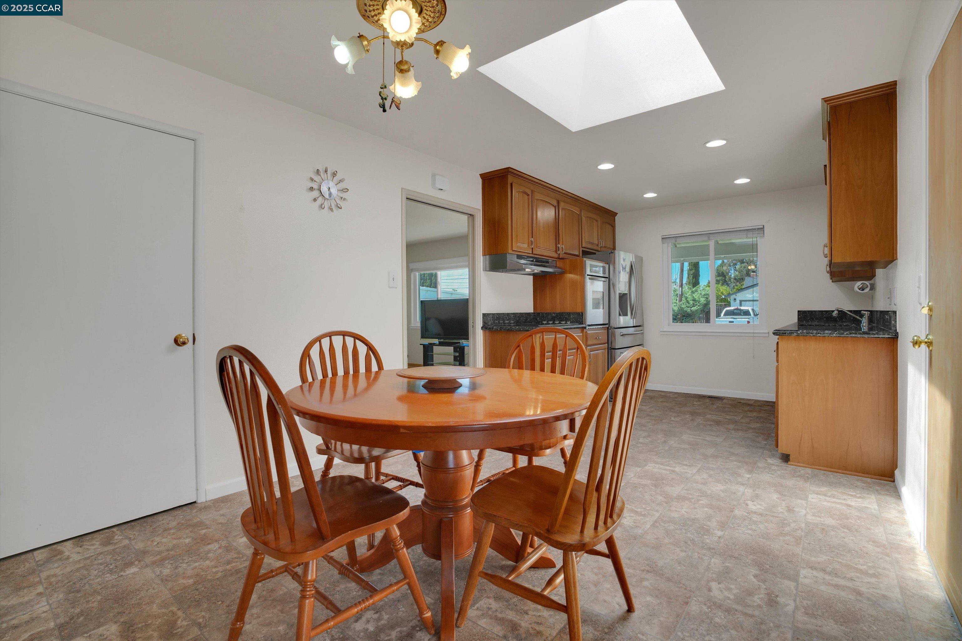 Detail Gallery Image 18 of 34 For 3455 Halifax Way, Concord,  CA 94520 - 3 Beds | 2/1 Baths
