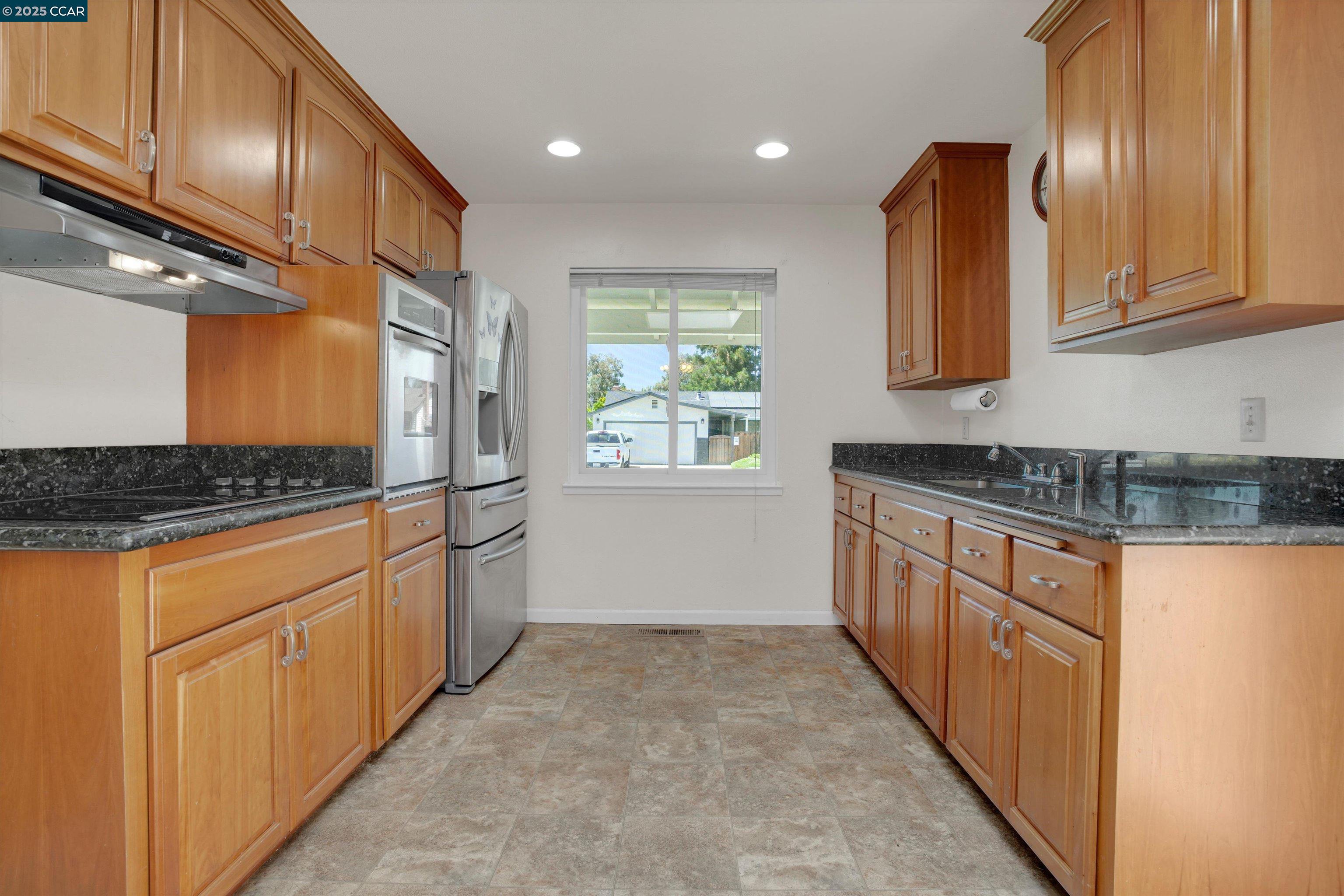 Detail Gallery Image 19 of 34 For 3455 Halifax Way, Concord,  CA 94520 - 3 Beds | 2/1 Baths