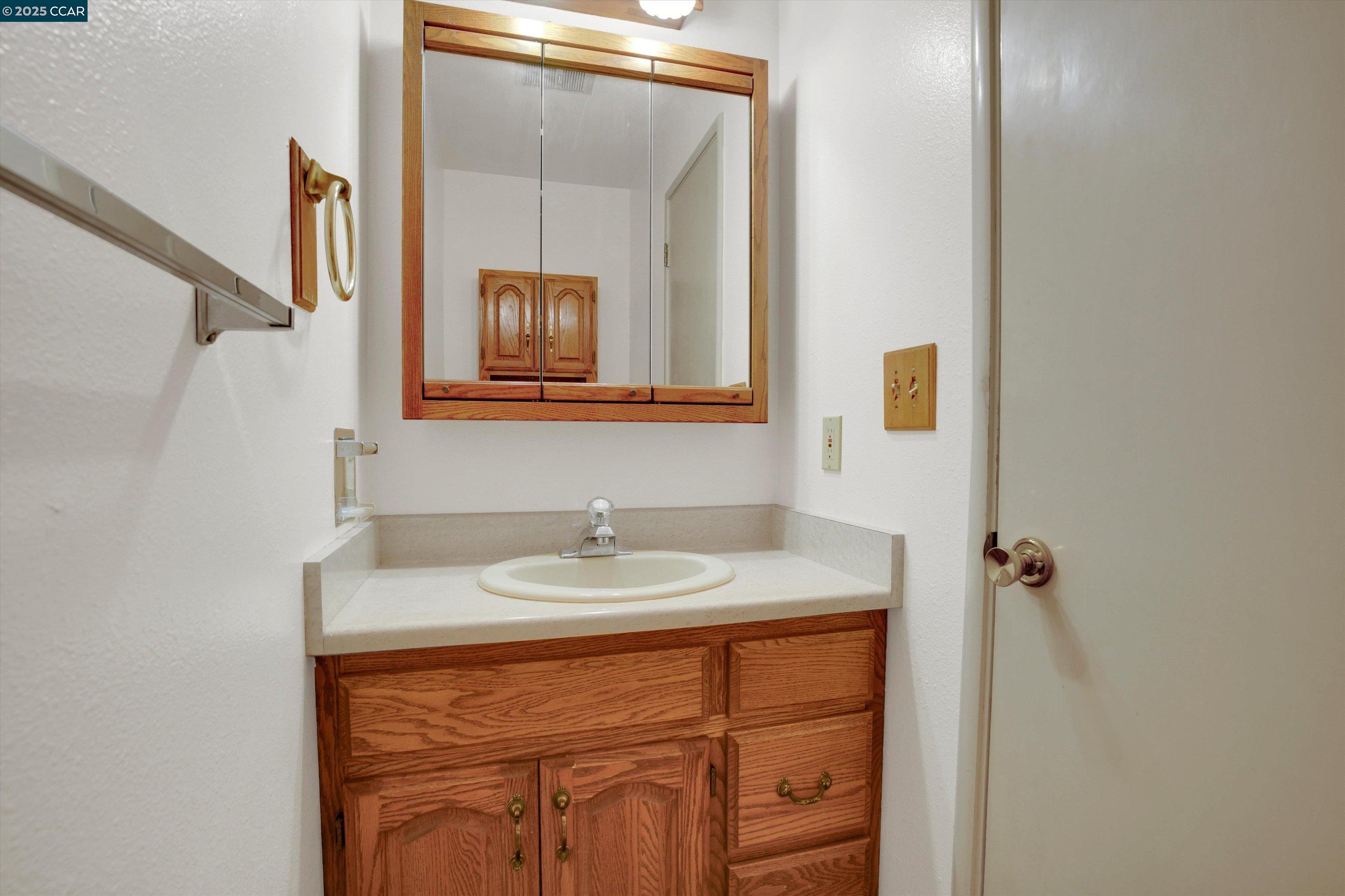 Detail Gallery Image 23 of 34 For 3455 Halifax Way, Concord,  CA 94520 - 3 Beds | 2/1 Baths