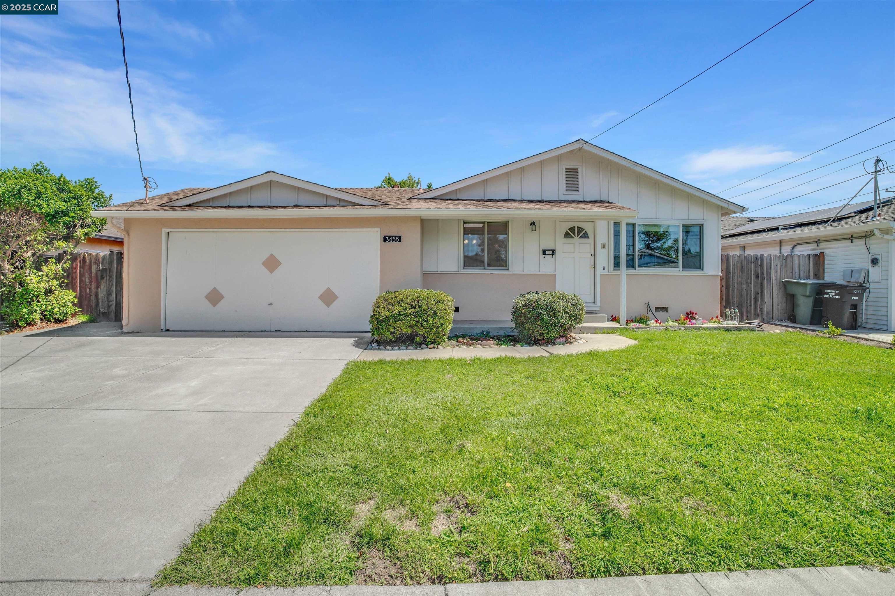 Detail Gallery Image 4 of 34 For 3455 Halifax Way, Concord,  CA 94520 - 3 Beds | 2/1 Baths