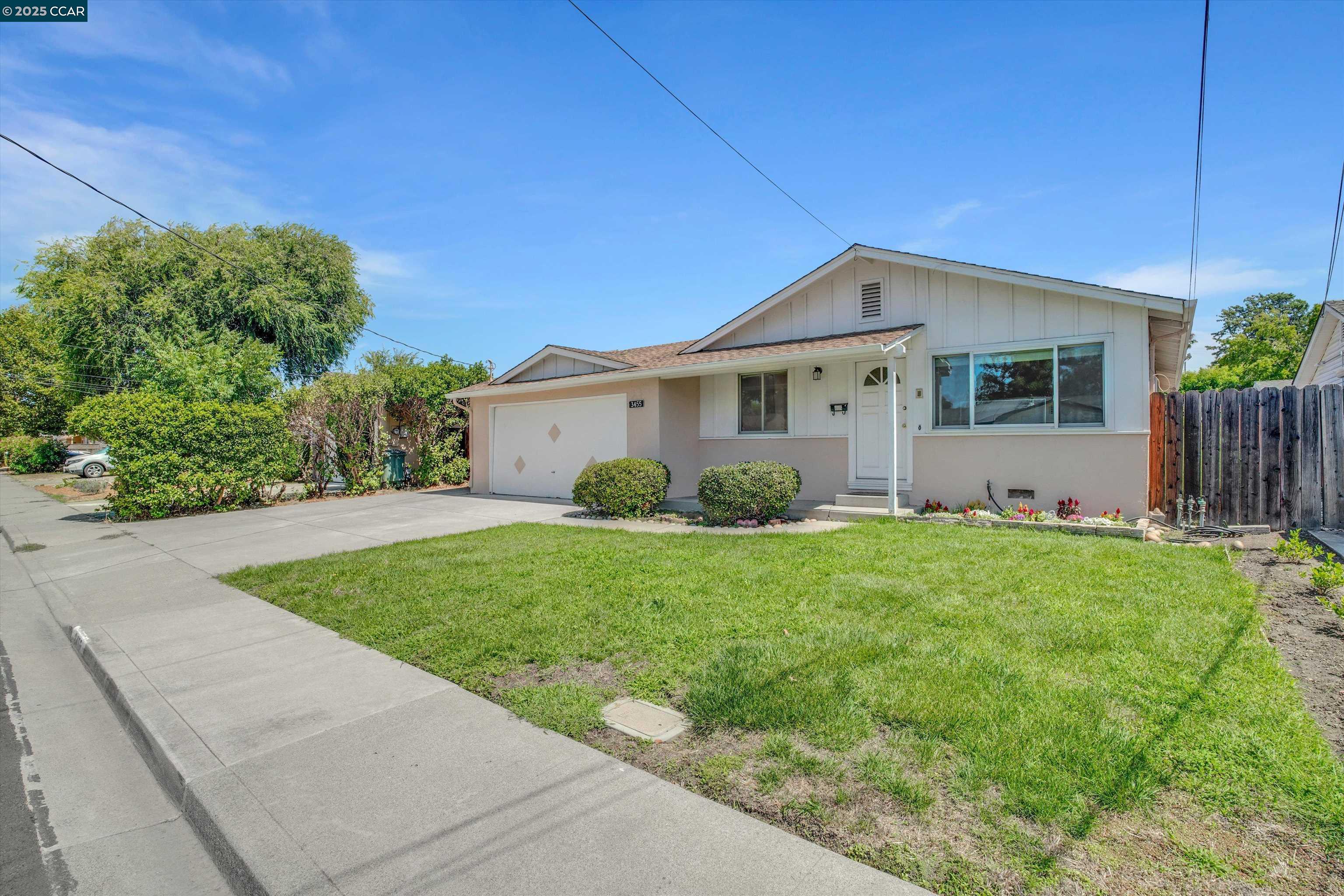 Detail Gallery Image 5 of 34 For 3455 Halifax Way, Concord,  CA 94520 - 3 Beds | 2/1 Baths